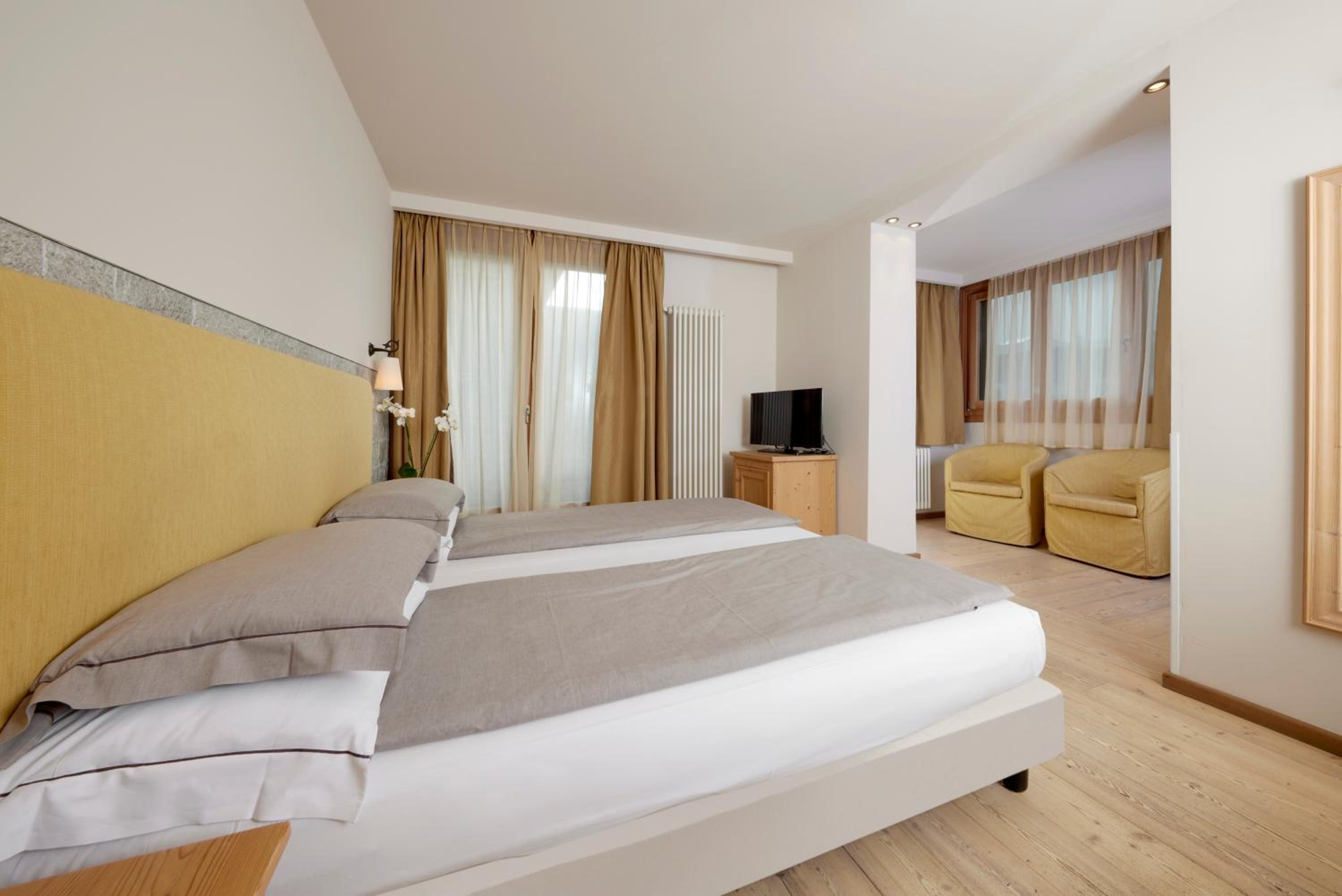 Superior Quadruple Room - Photo 1