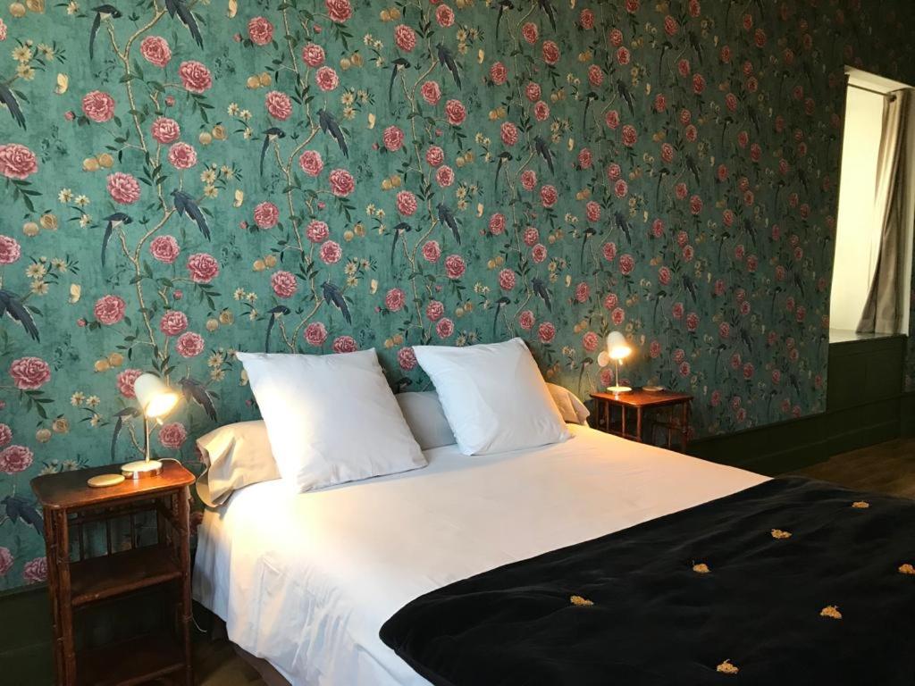 Two-Bedroom Suite - Photo 2