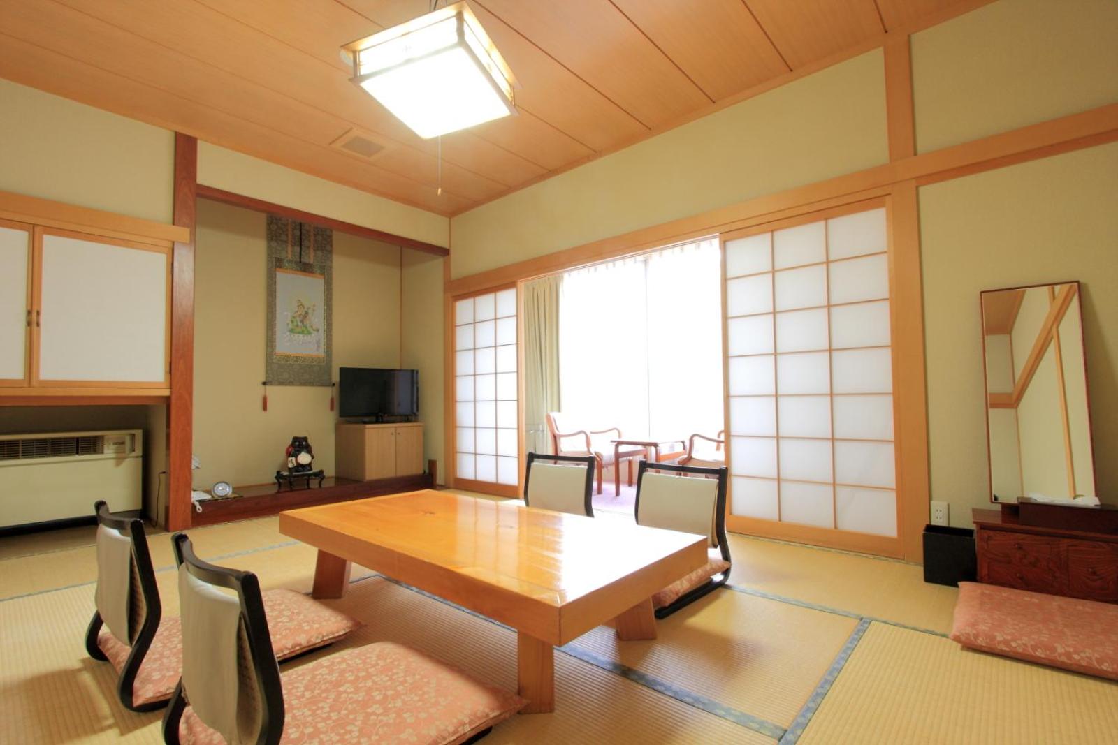 Japanese-Style Room with Private Bathroom and Toilet photo 3