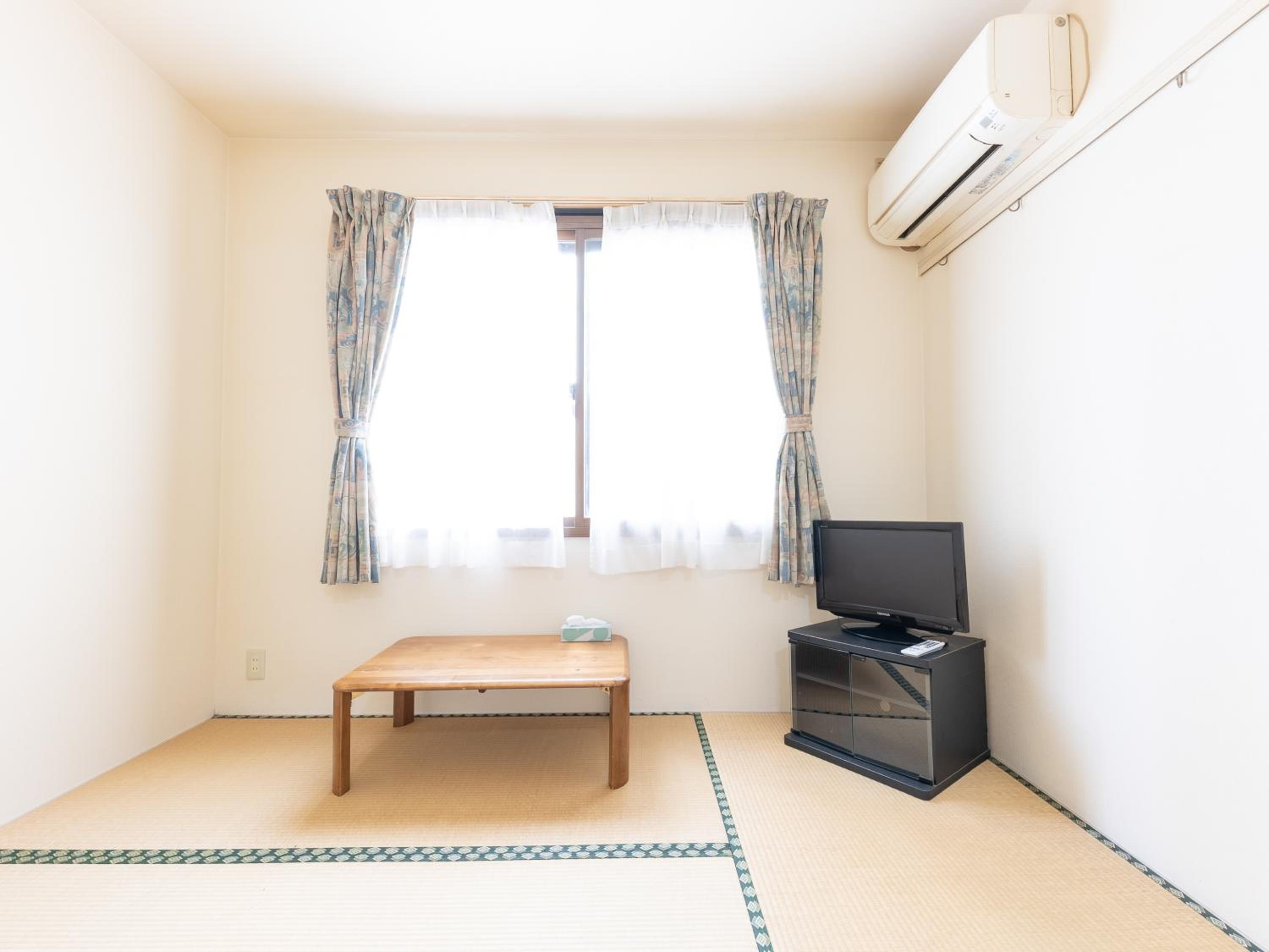 Japanese-Style Room