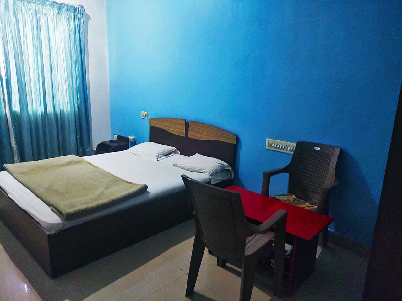Budget Double Room - Photo 22