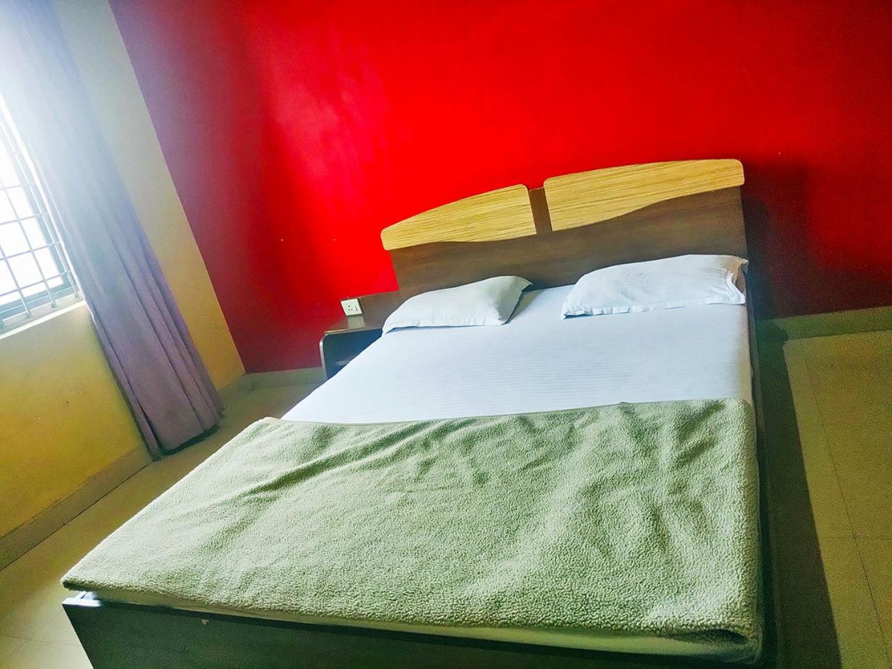 Budget Double Room - Photo 2