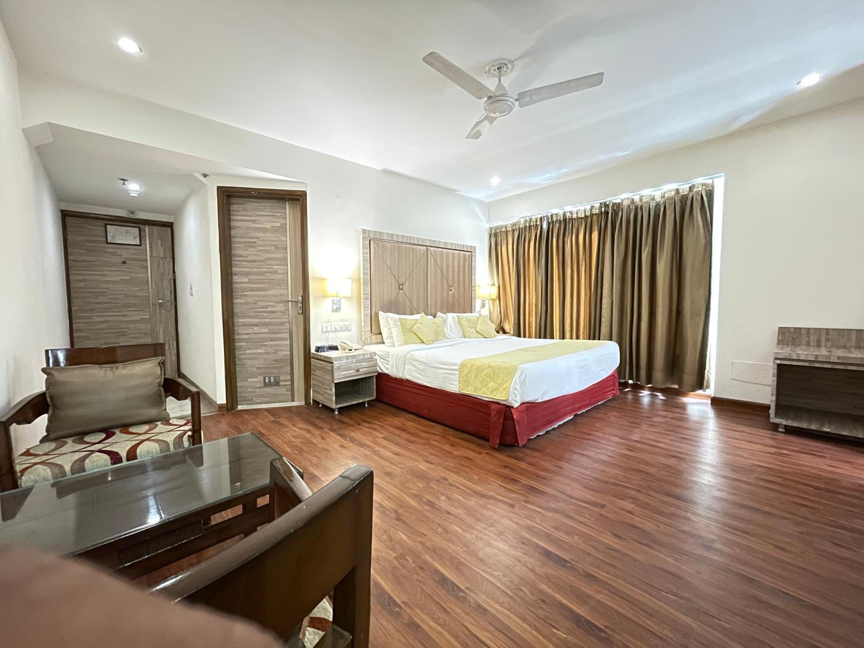 Deluxe Double or Twin Room