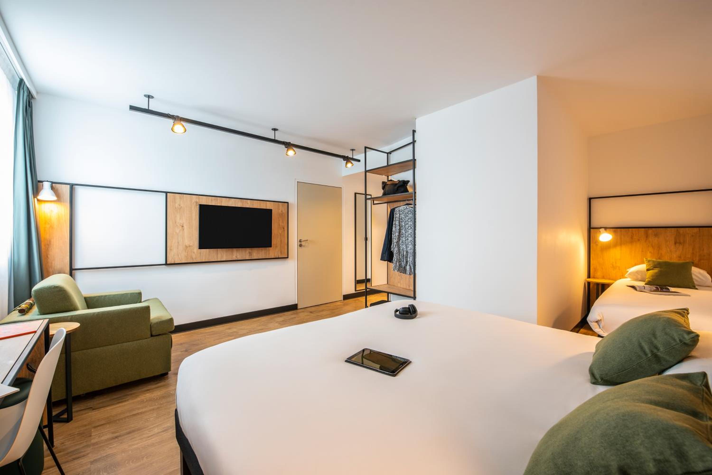Standard Room with One Double Bed and One Sofa Bed for One Person - Photo 1