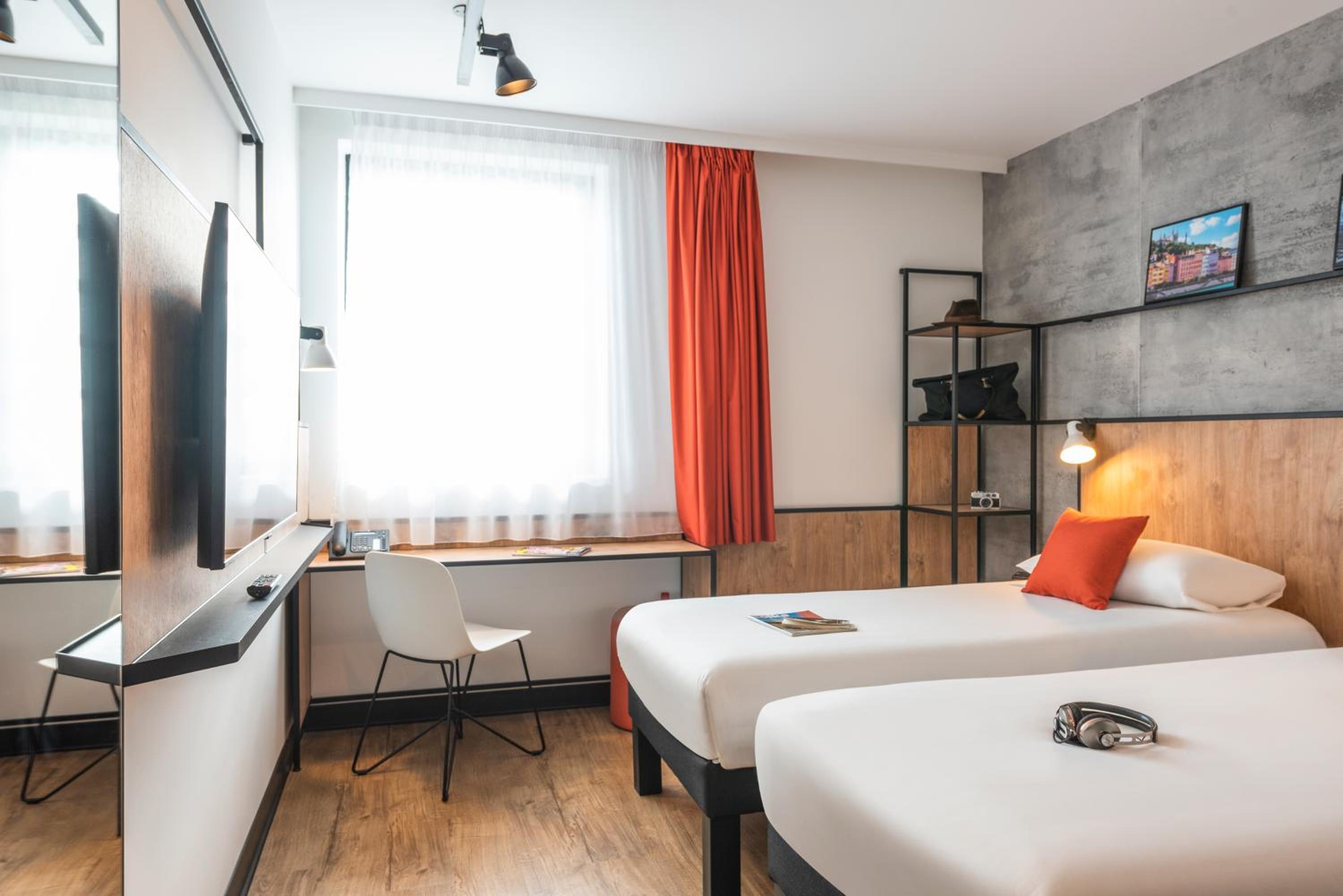 Standard Twin Room - Photo 7