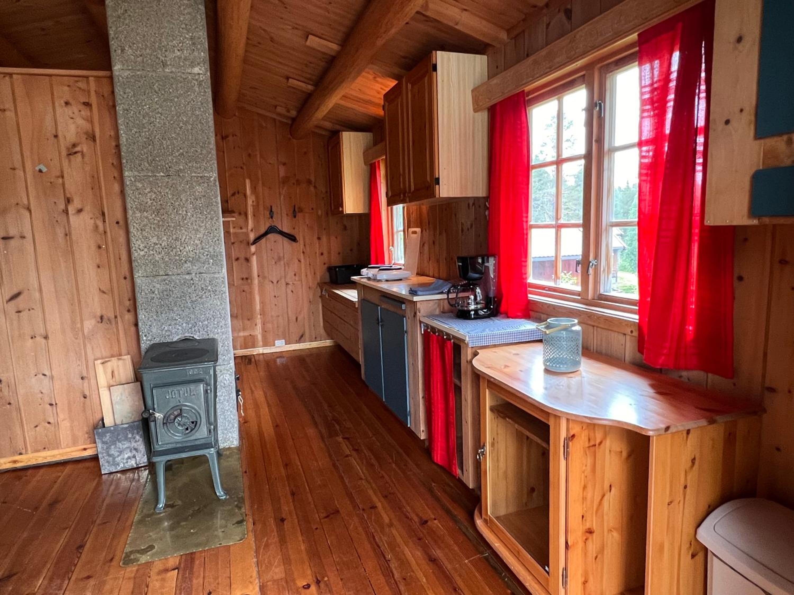 One-Bedroom House - Photo 4