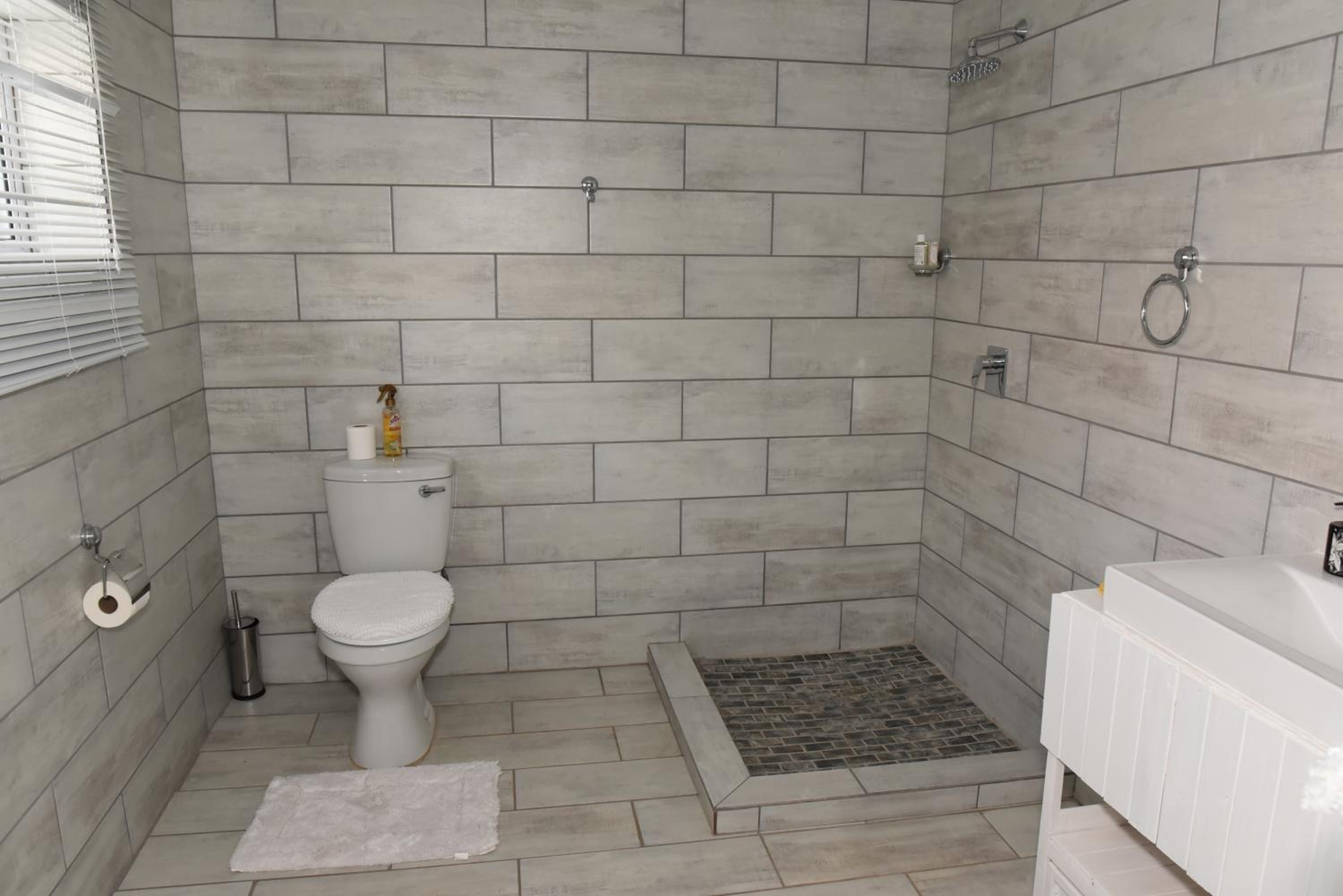 Budget Double Room - Photo 3