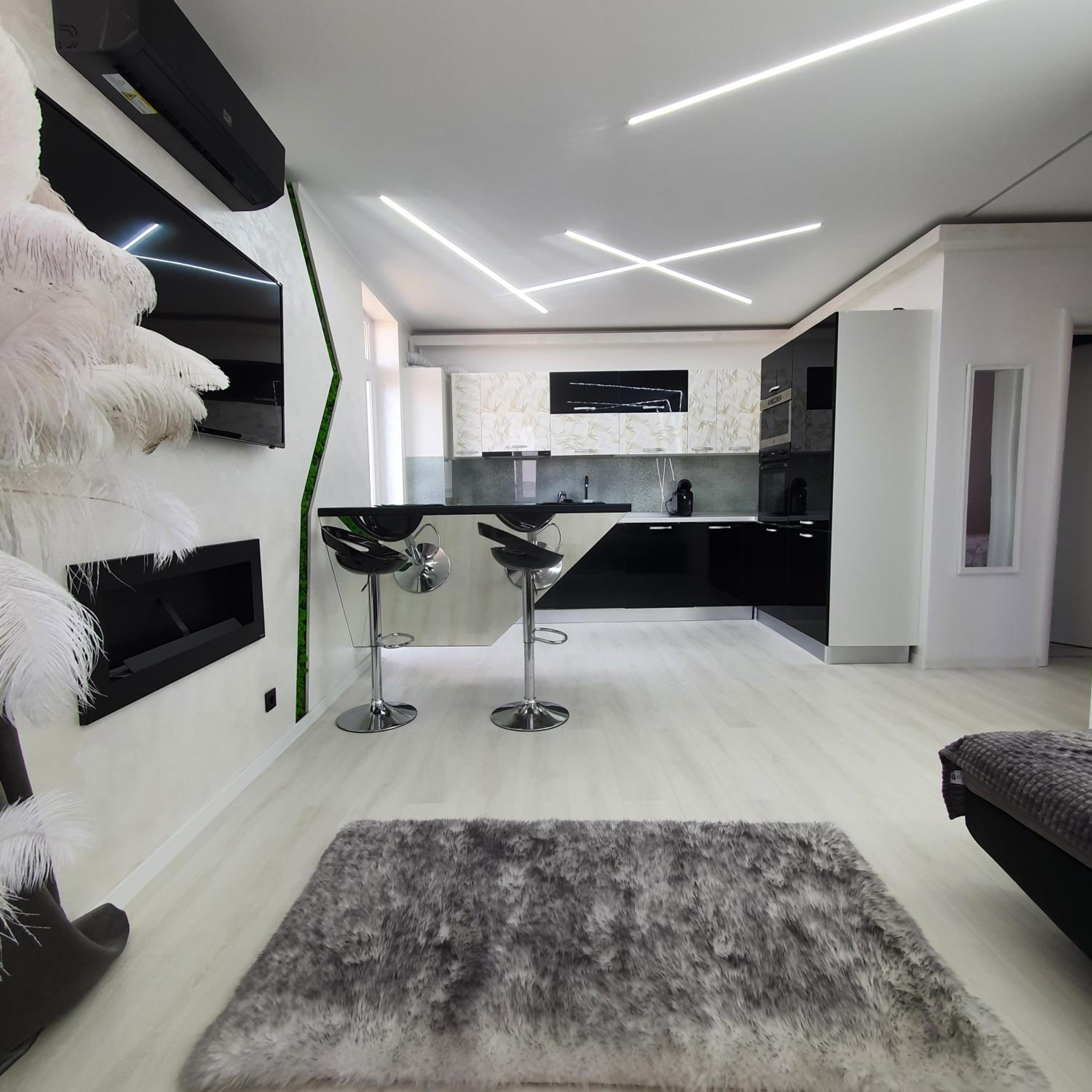 One-Bedroom Apartment - Photo 11