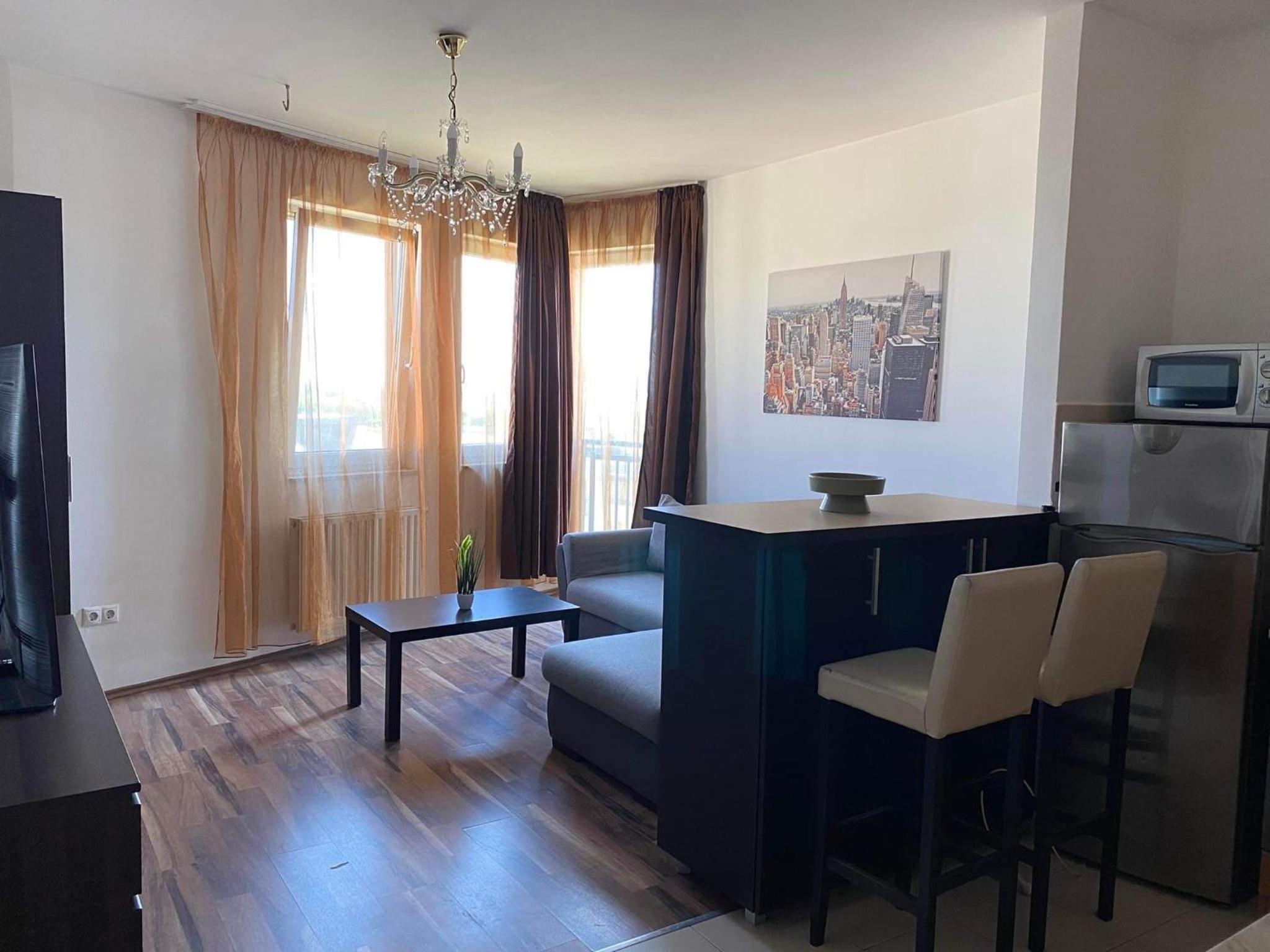 One-Bedroom Apartment - Photo 1
