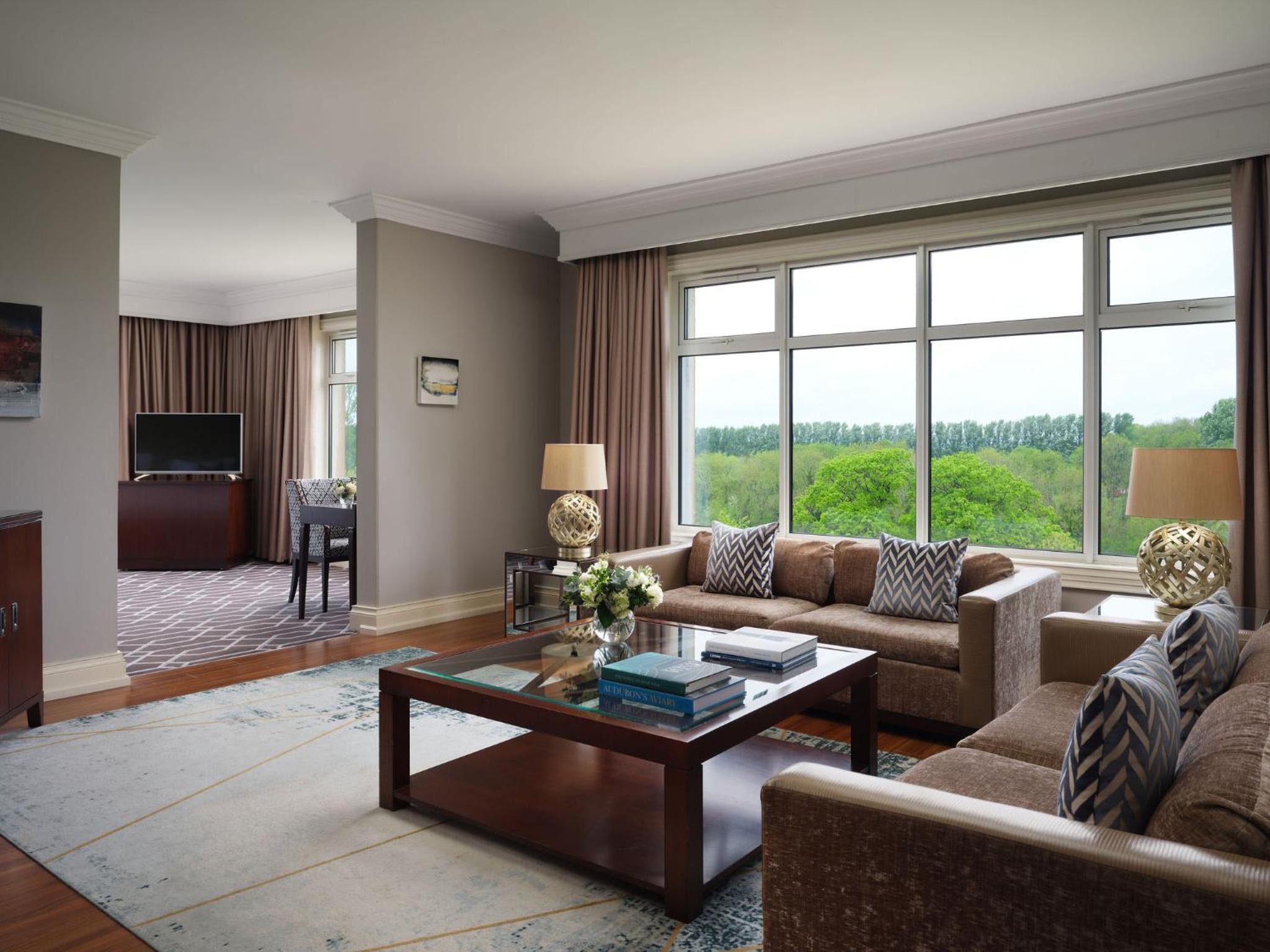 Luxury Suite photo 2
