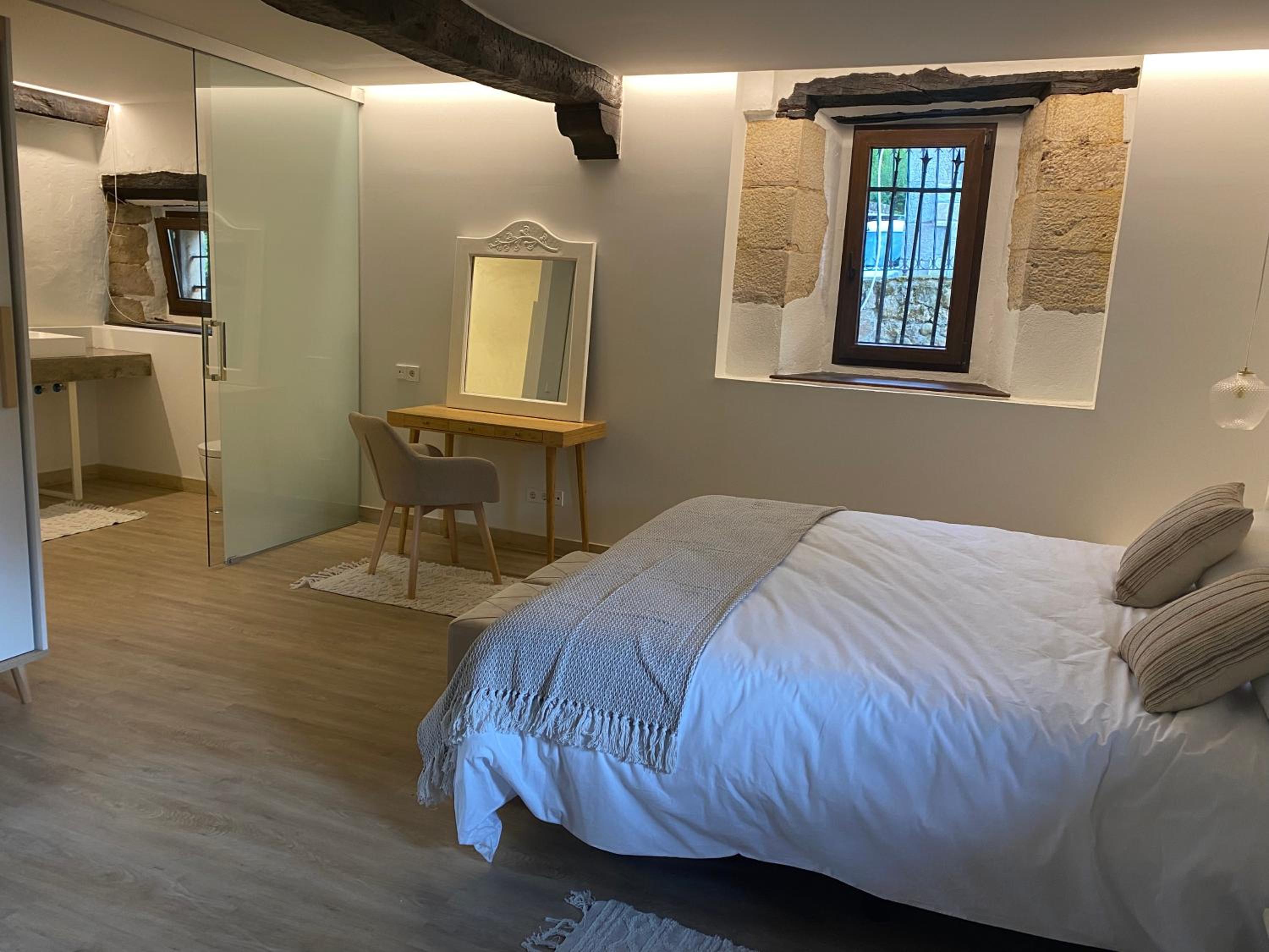 Large Double Room photo 2