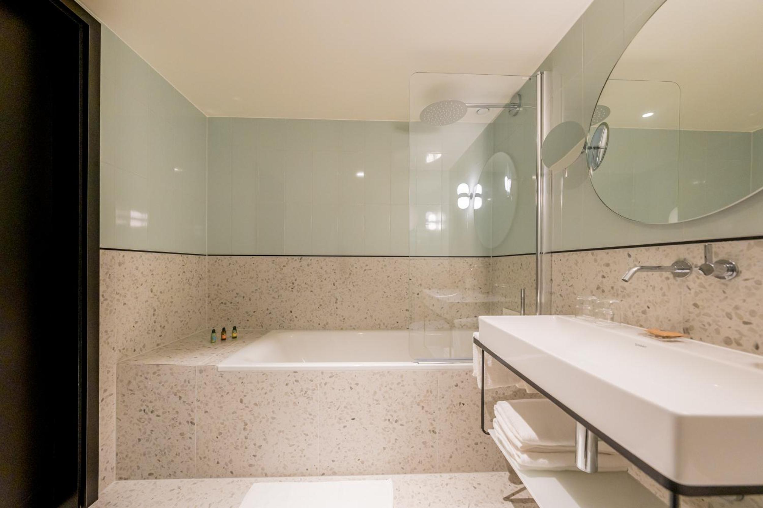 Junior Suite - Photo 16