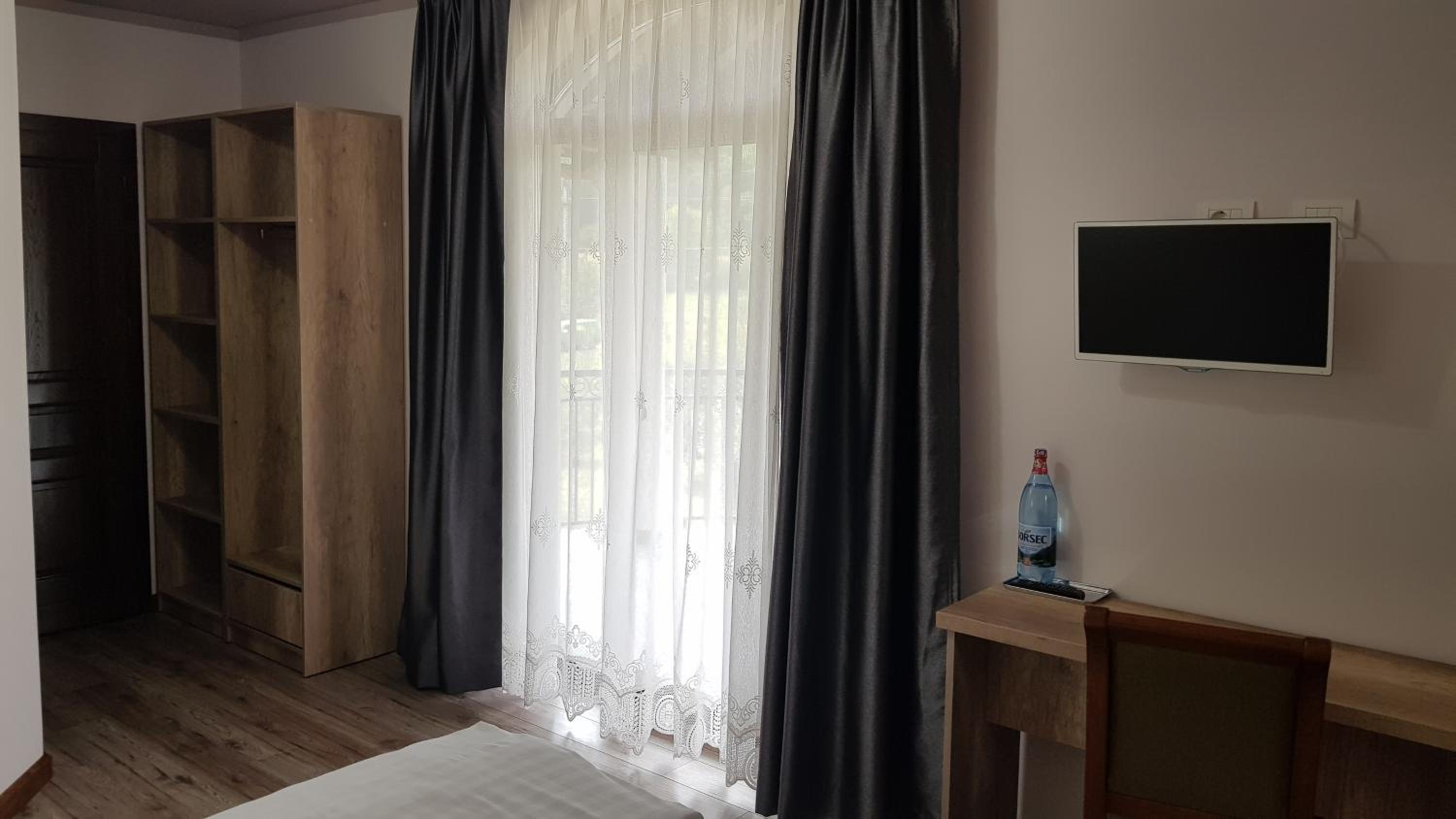 Double or Twin Room with Private Bathroom photo 3