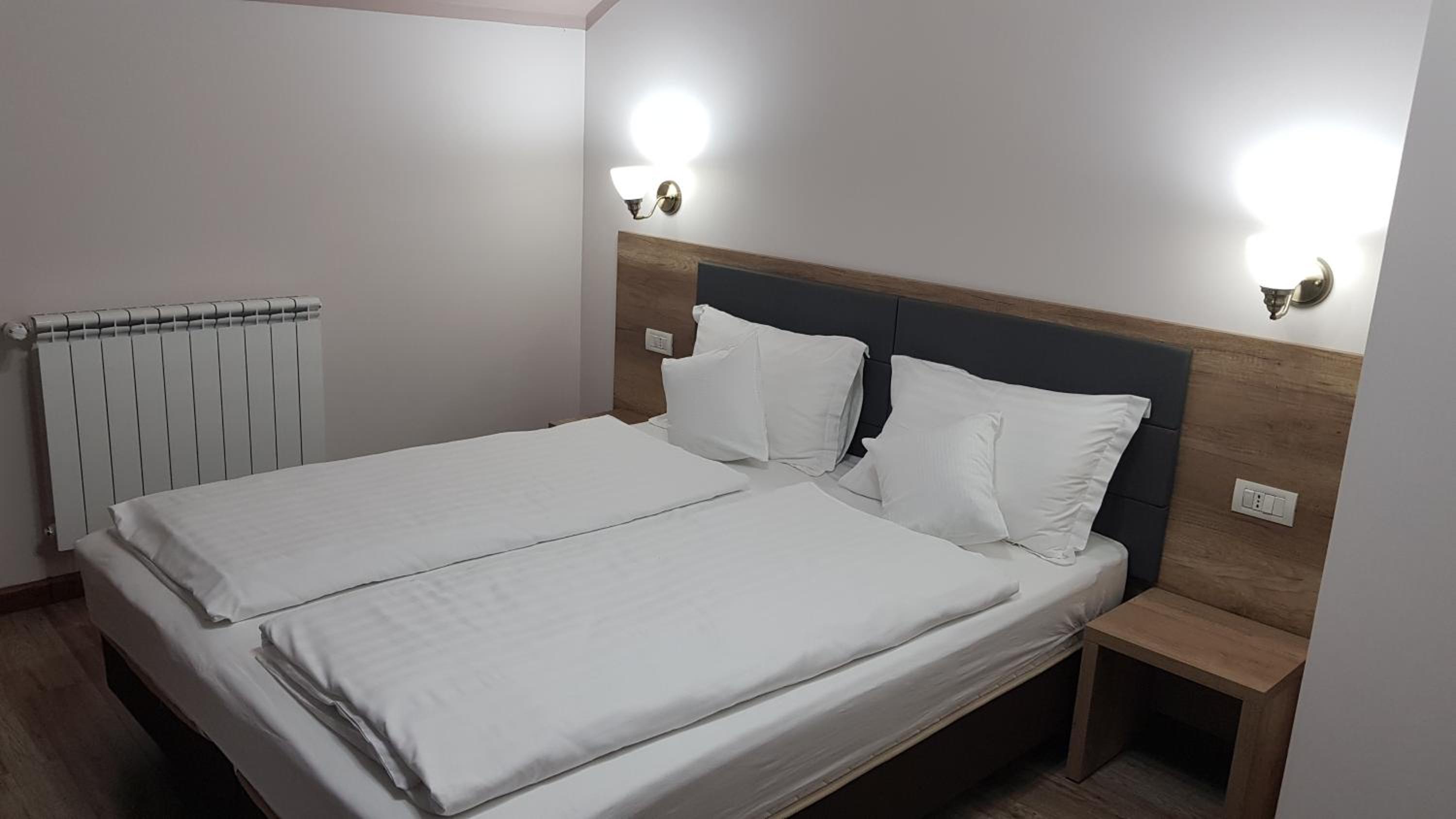 Double or Twin Room with Private Bathroom photo 1
