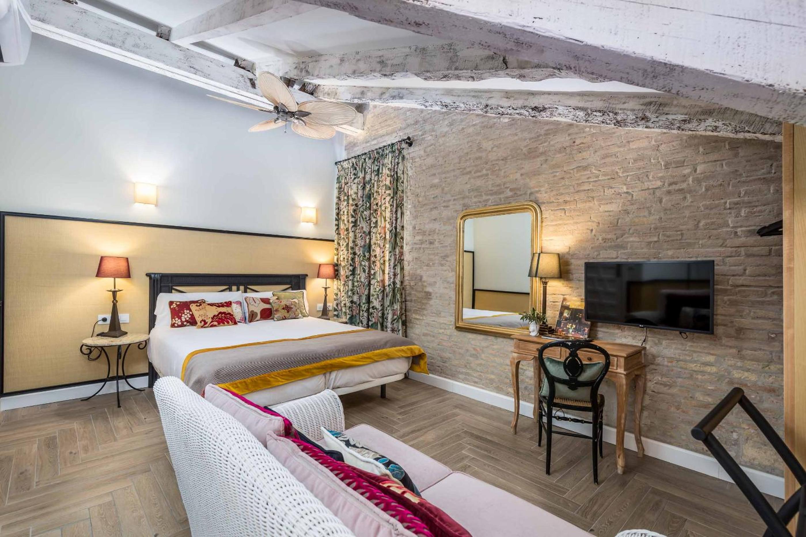 Superior Double Room - Photo 12
