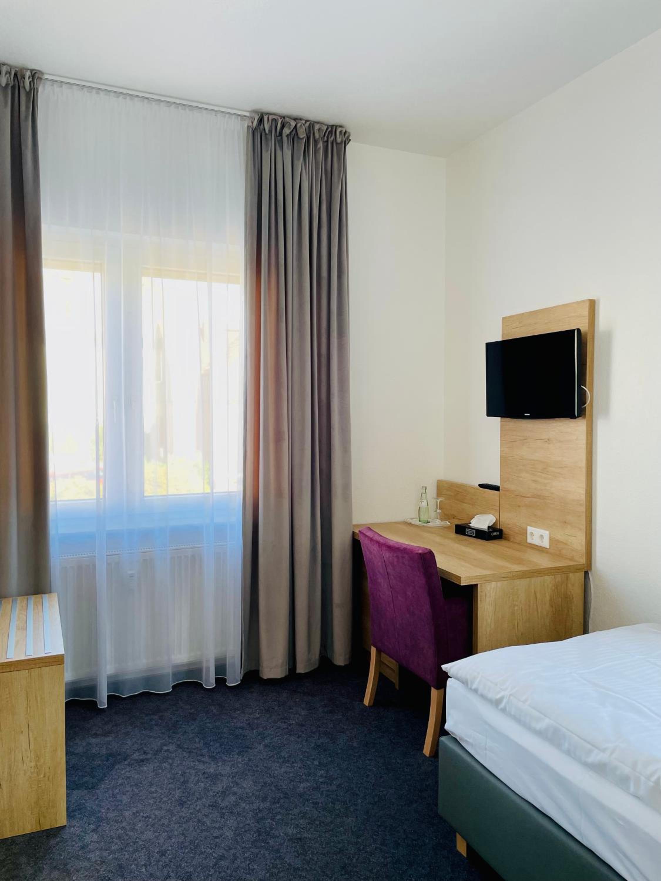 Single Room photo 2