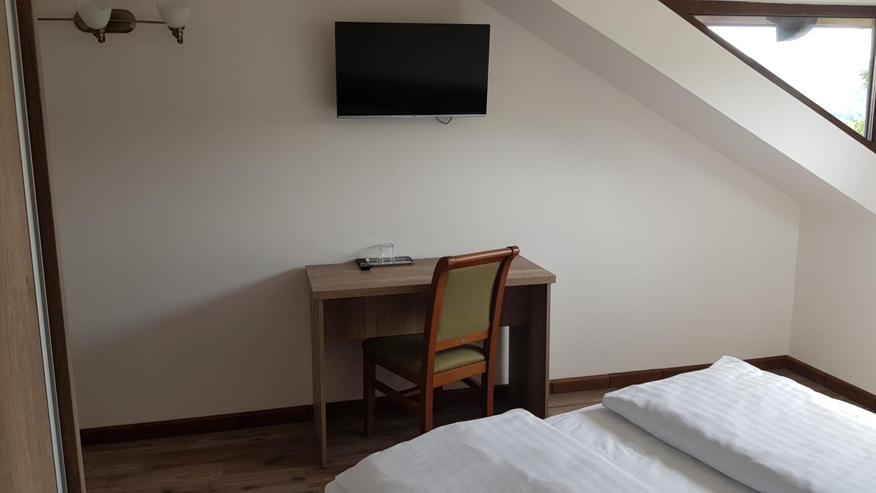 Double or Twin Room with Private Bathroom photo 2
