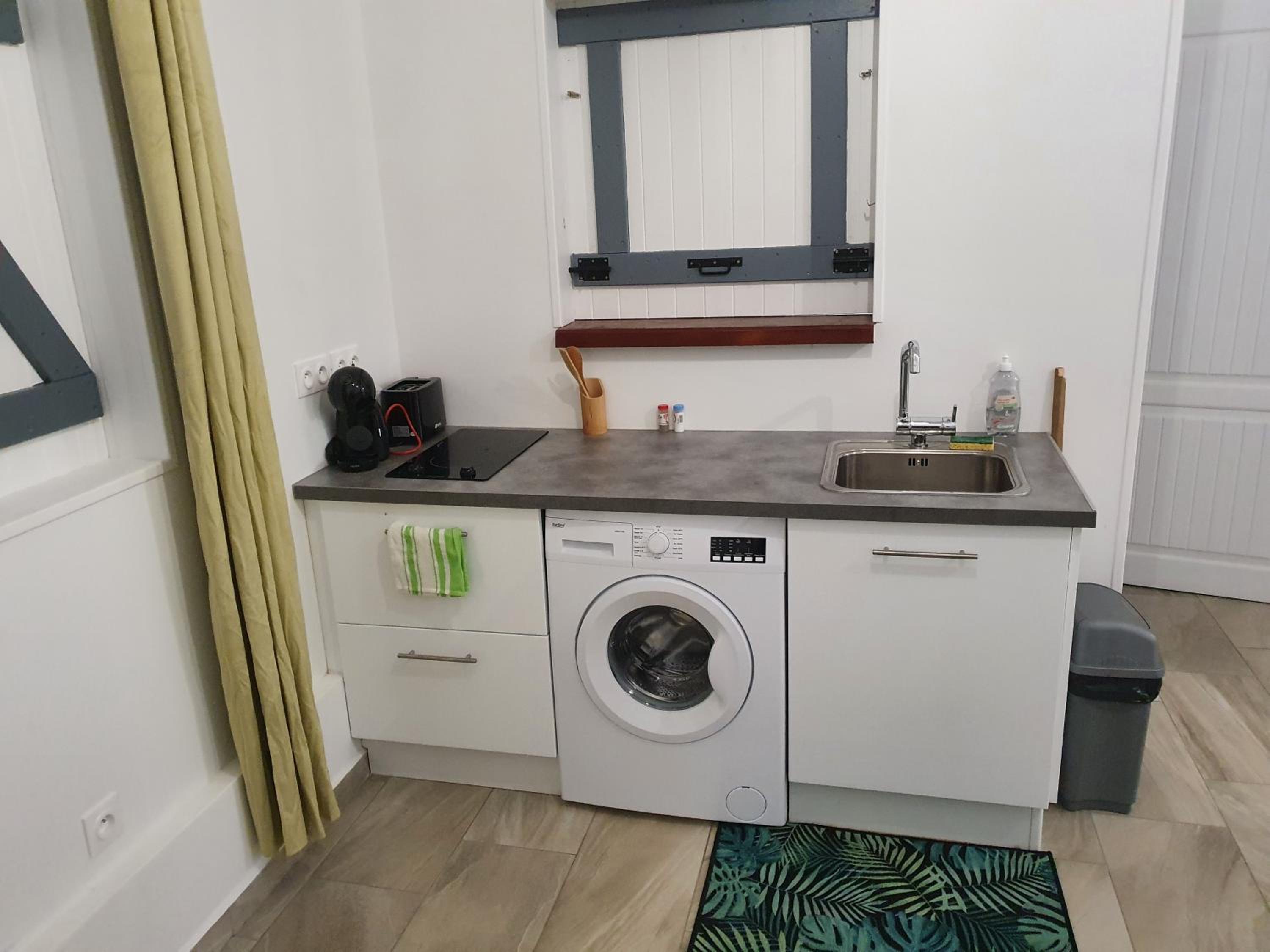 One-Bedroom House photo 2