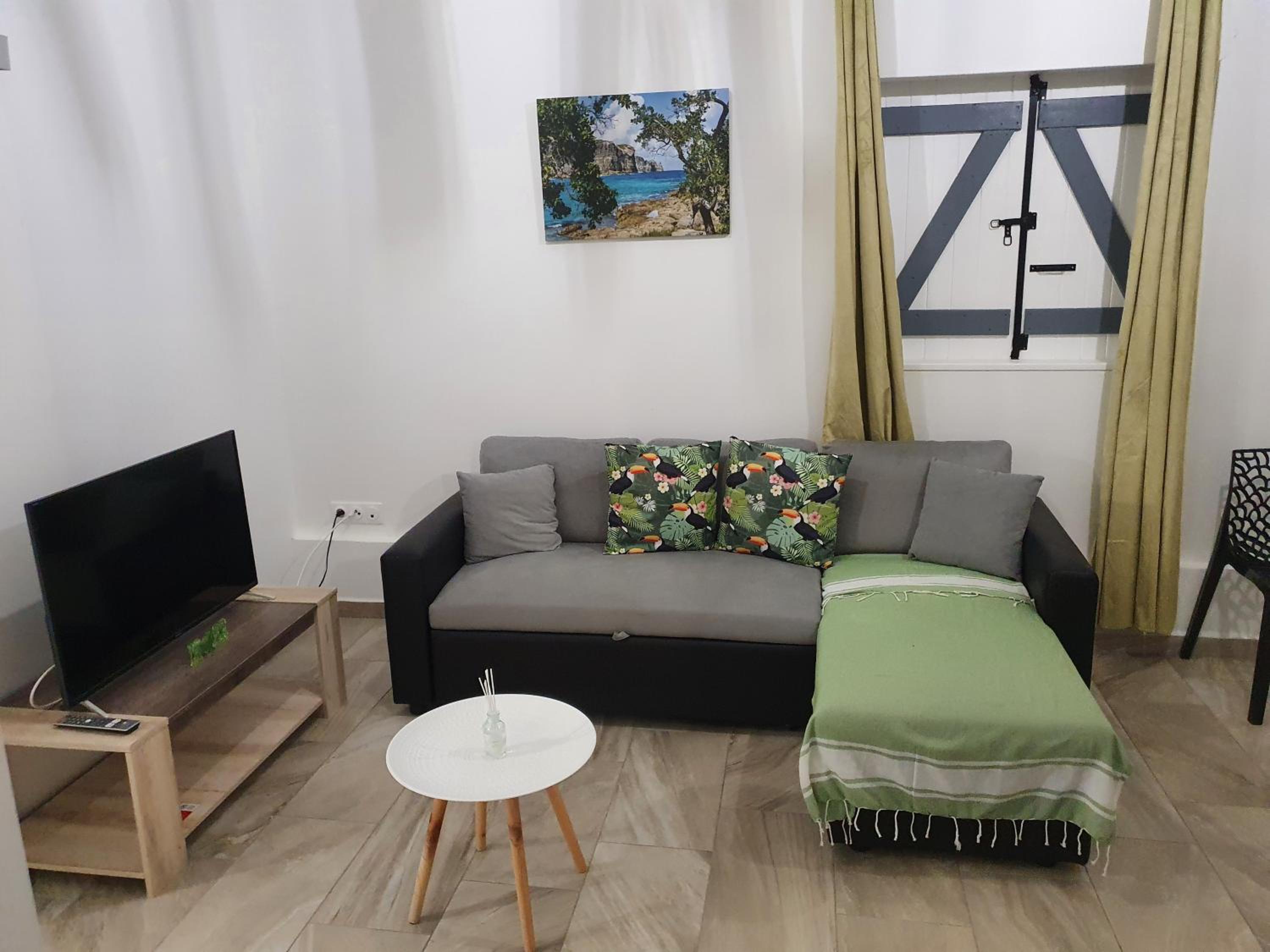One-Bedroom House photo 3