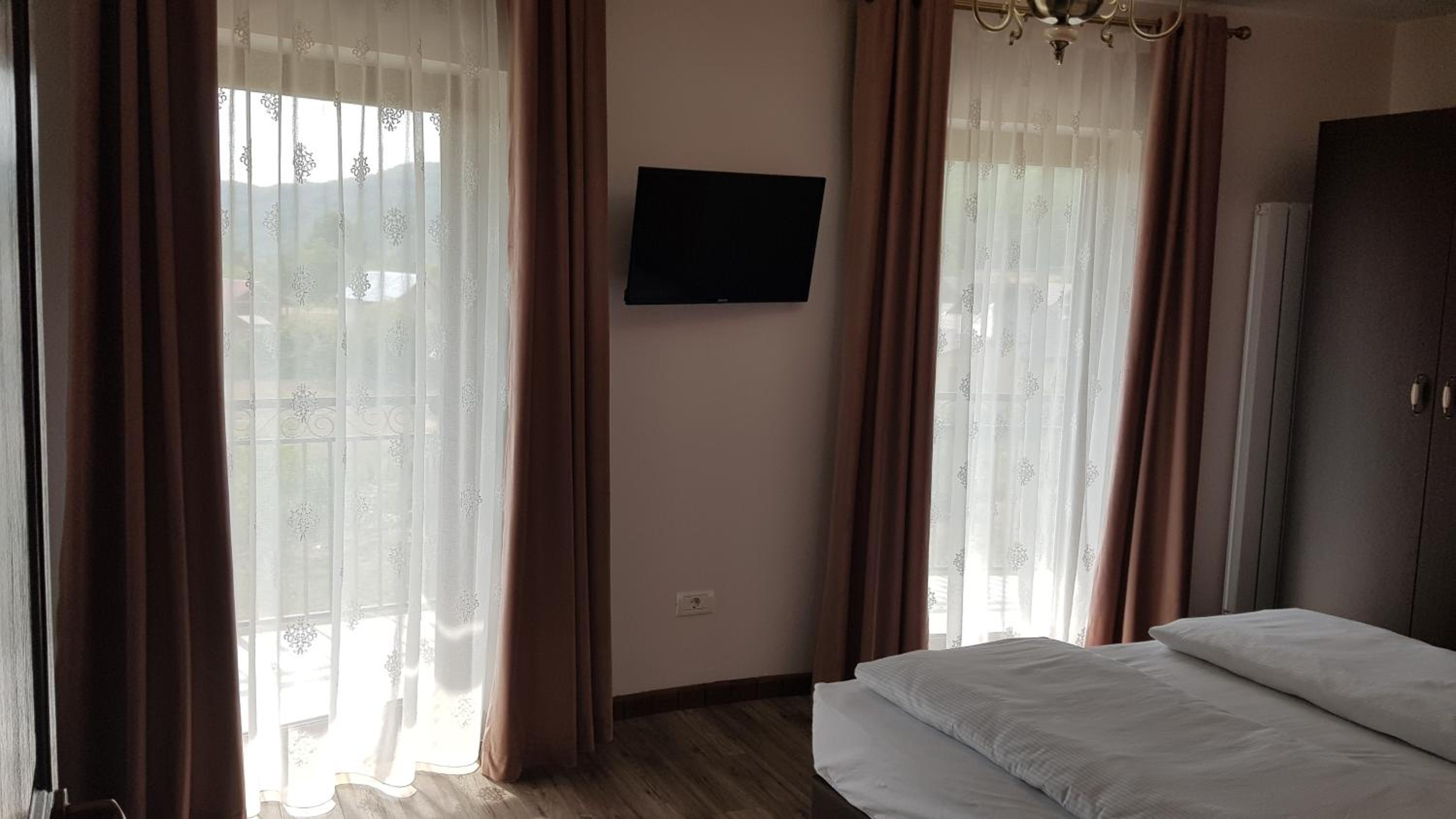 Double or Twin Room with Private Bathroom photo 2