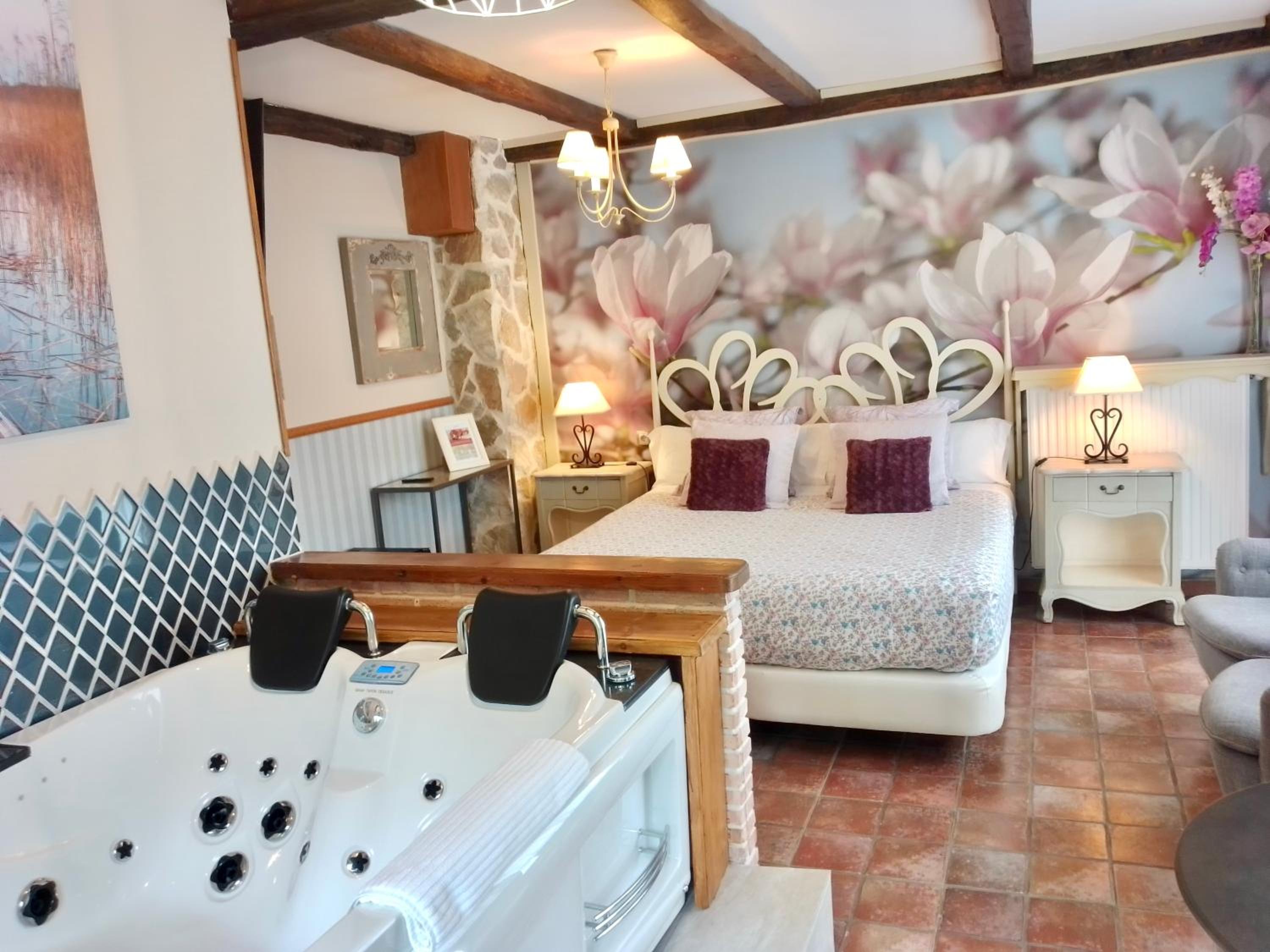 Family Two-Bedroom Suite with Jacuzzi photo 3
