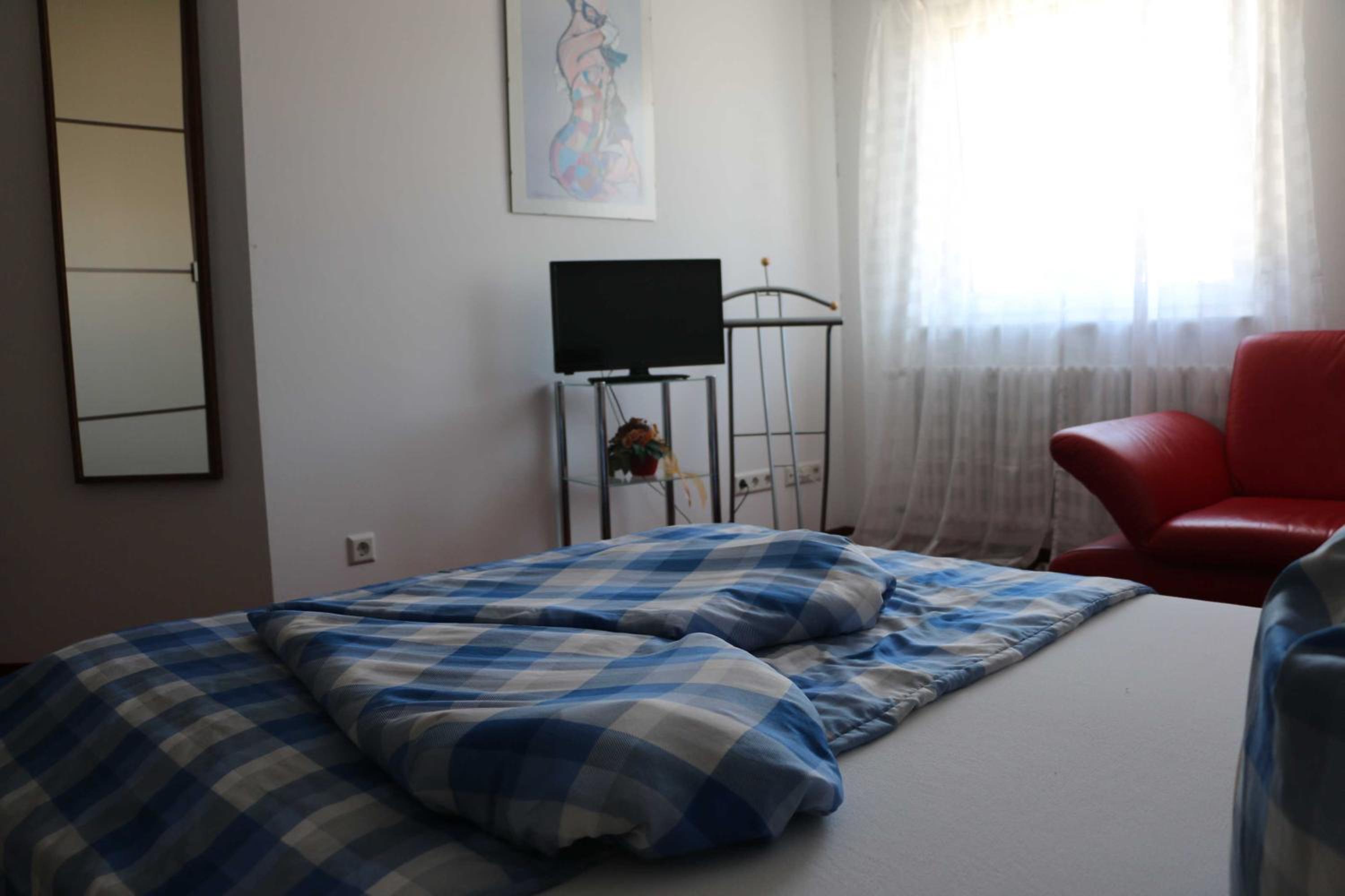 One-Bedroom Apartment with Shower photo 3