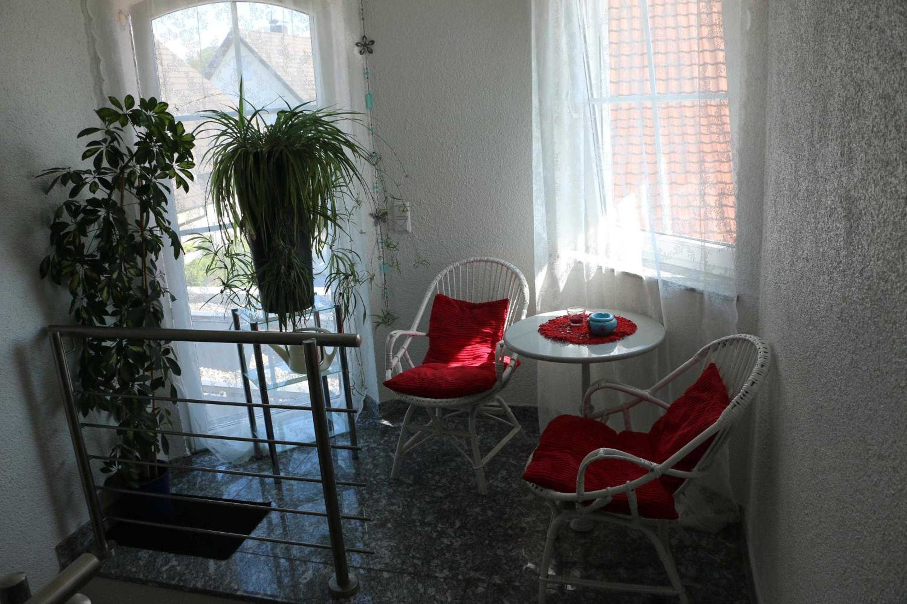One-Bedroom Apartment with Shower photo 2
