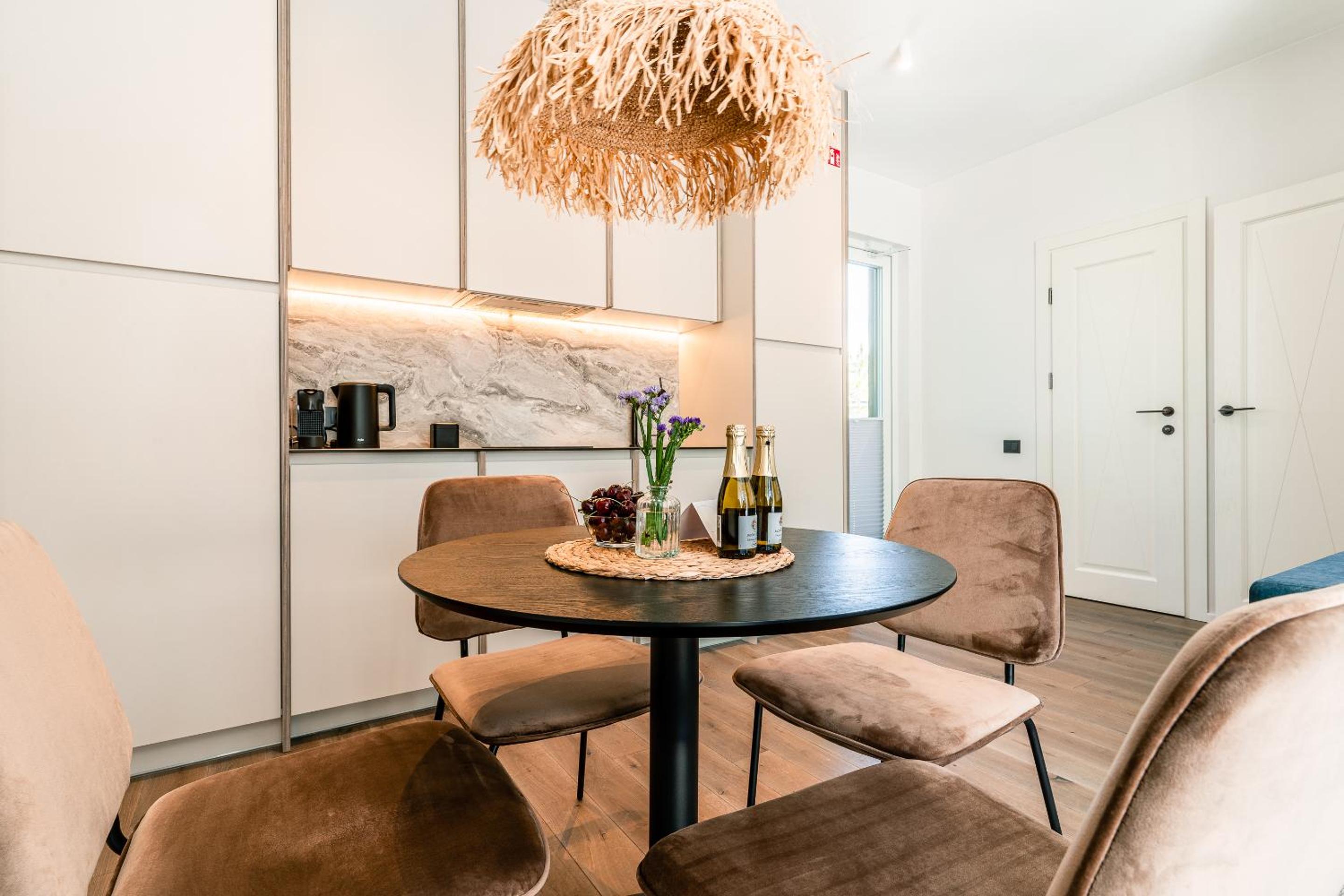 Apartment with Terrace - Photo 22