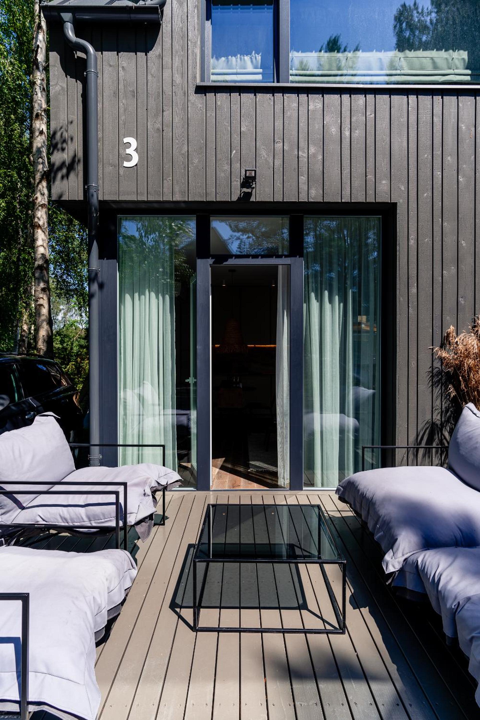 Apartment with Terrace - Photo 15