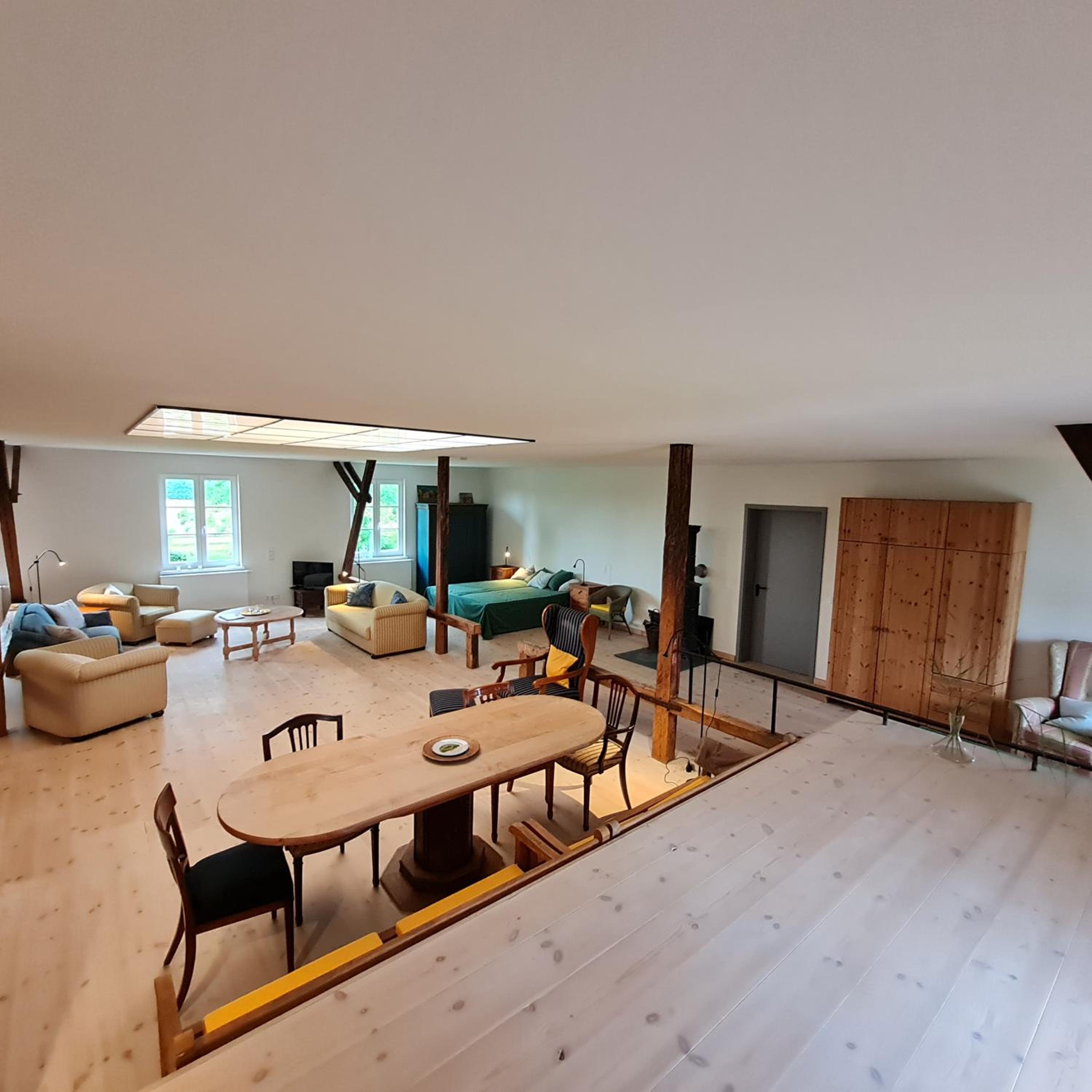 Loft - Photo 2