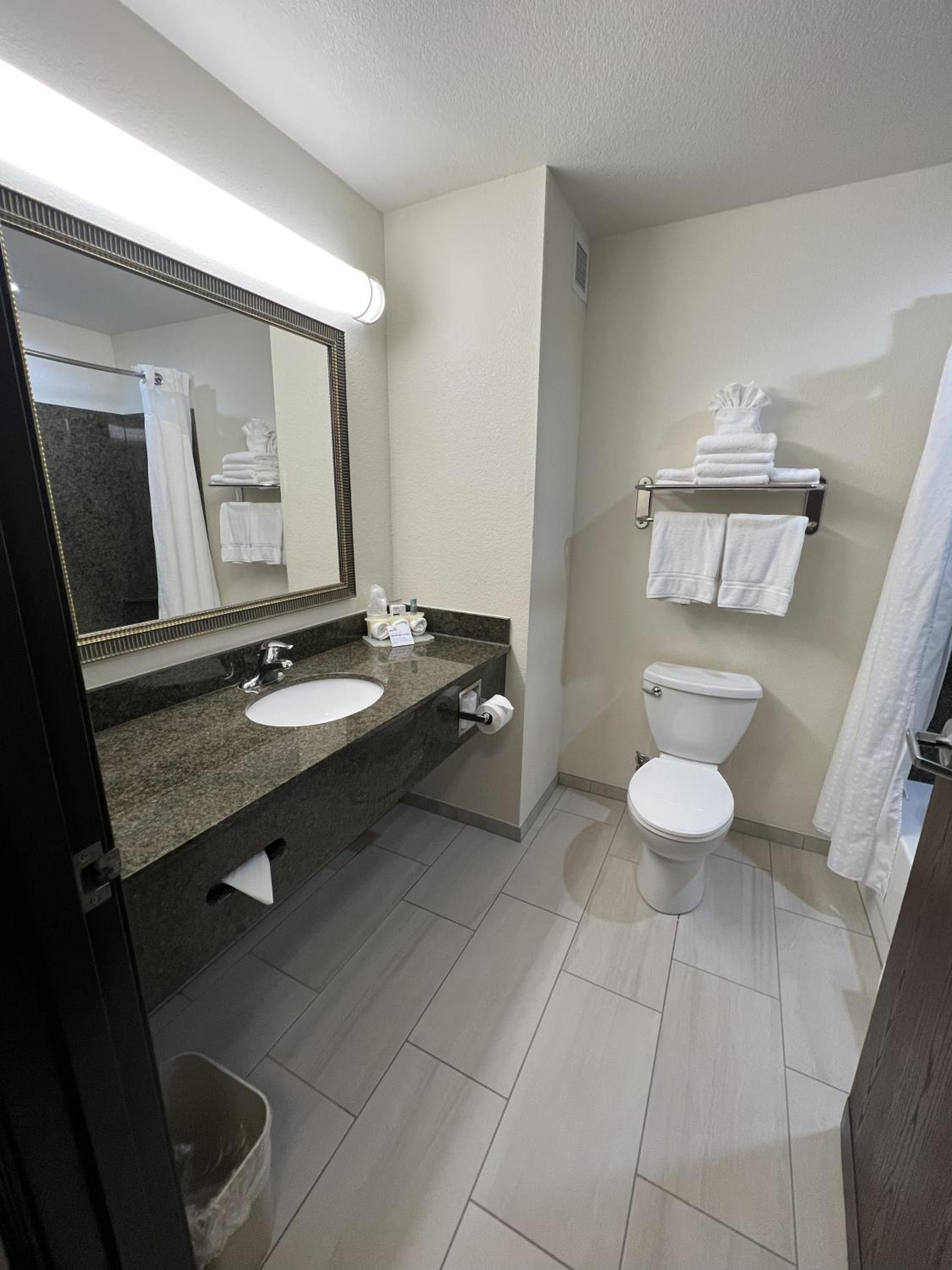 Standard King Room - Photo 3