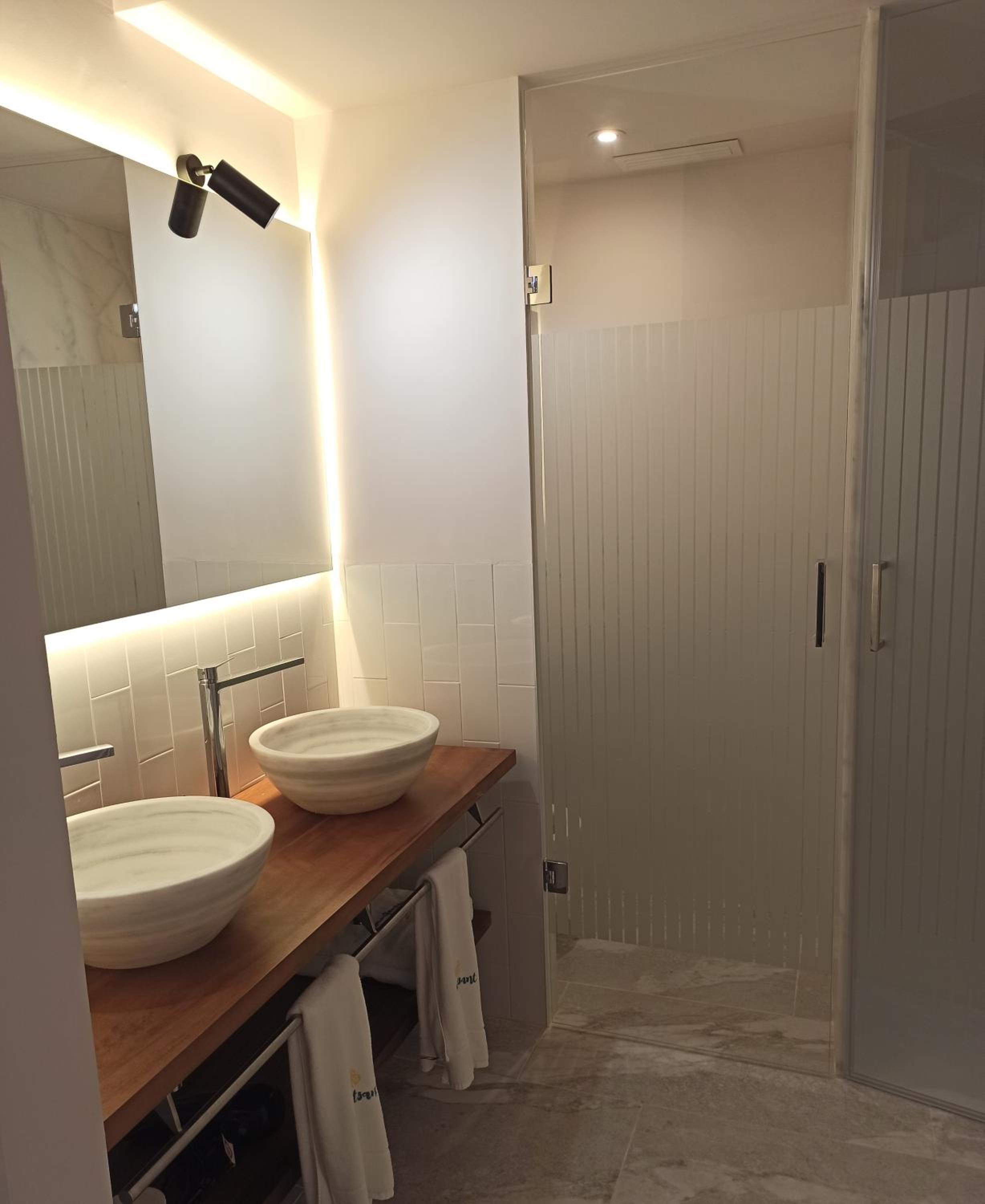 Deluxe Room - Photo 4