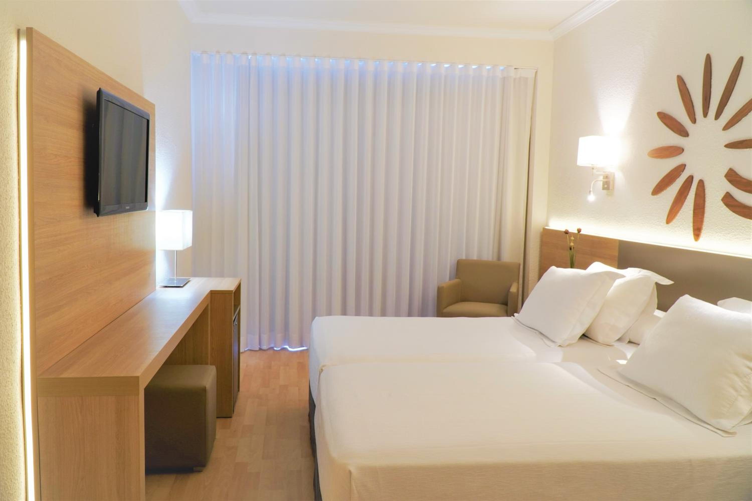 Double or Twin Room - Photo 5