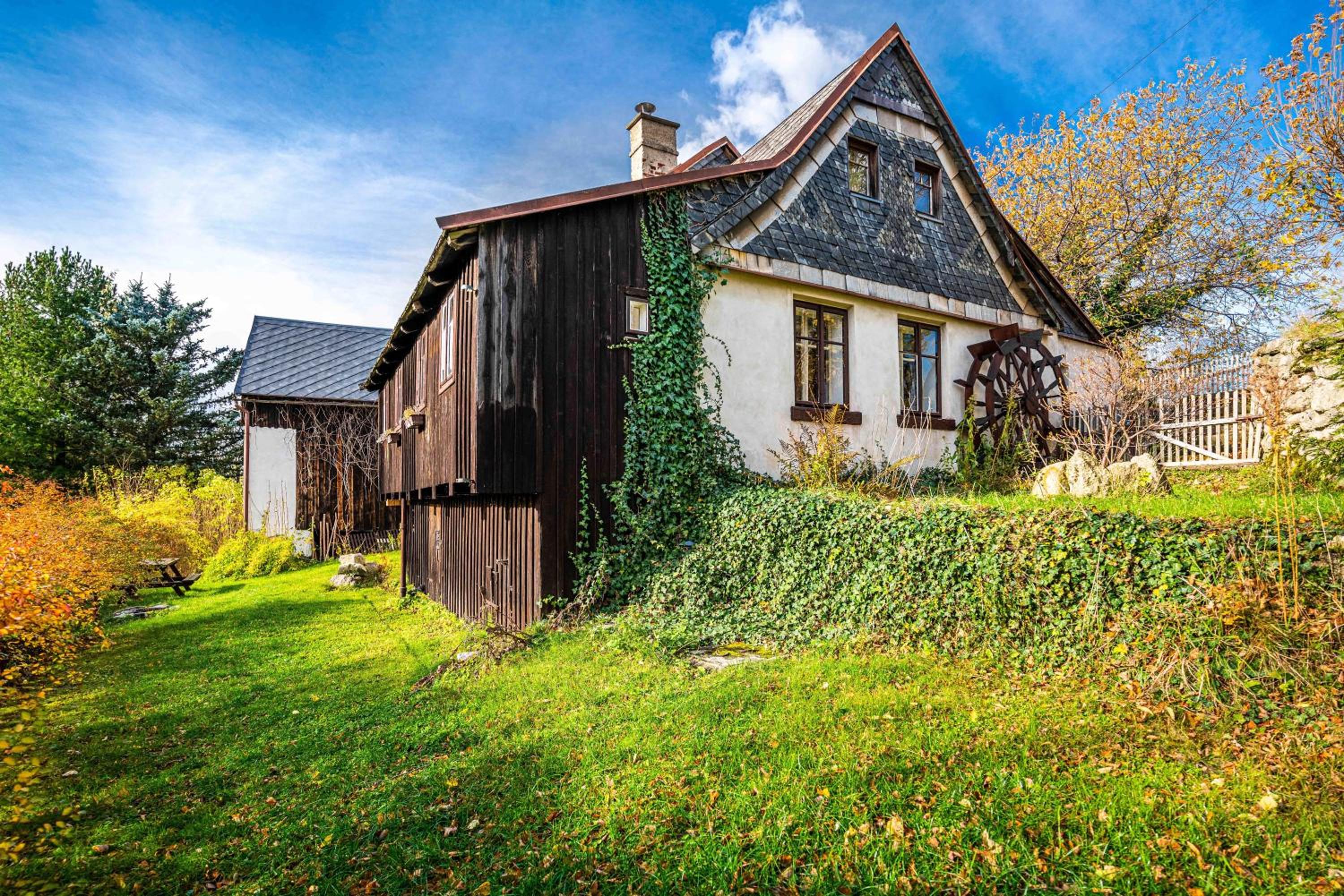 Three-Bedroom House photo 1