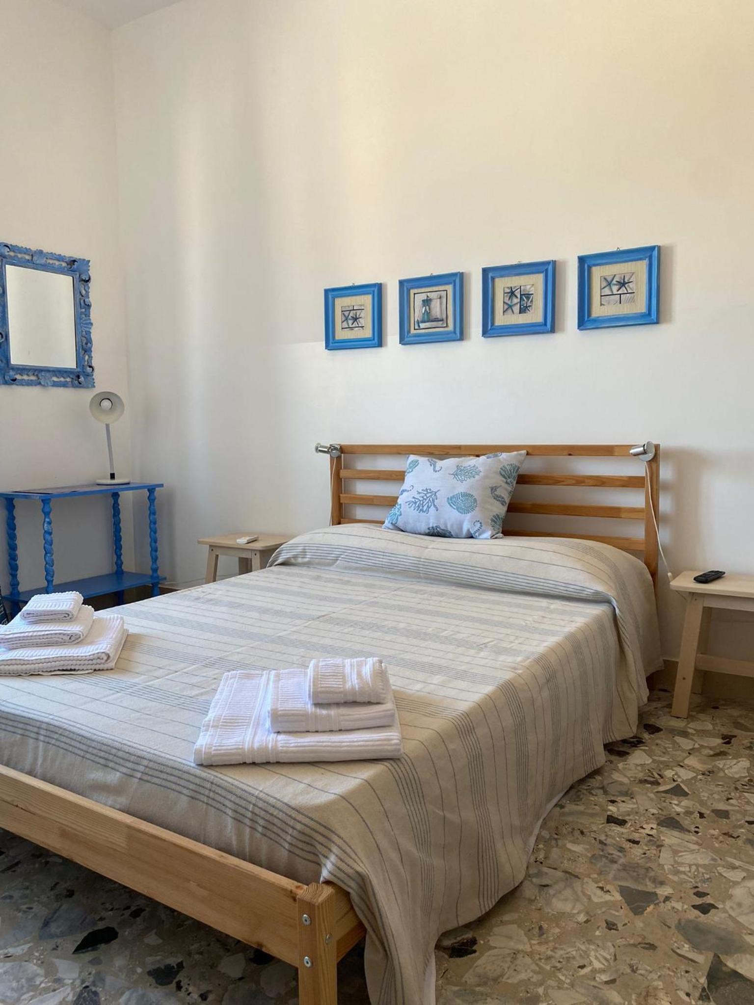 Deluxe Double Room with Sea View photo 2
