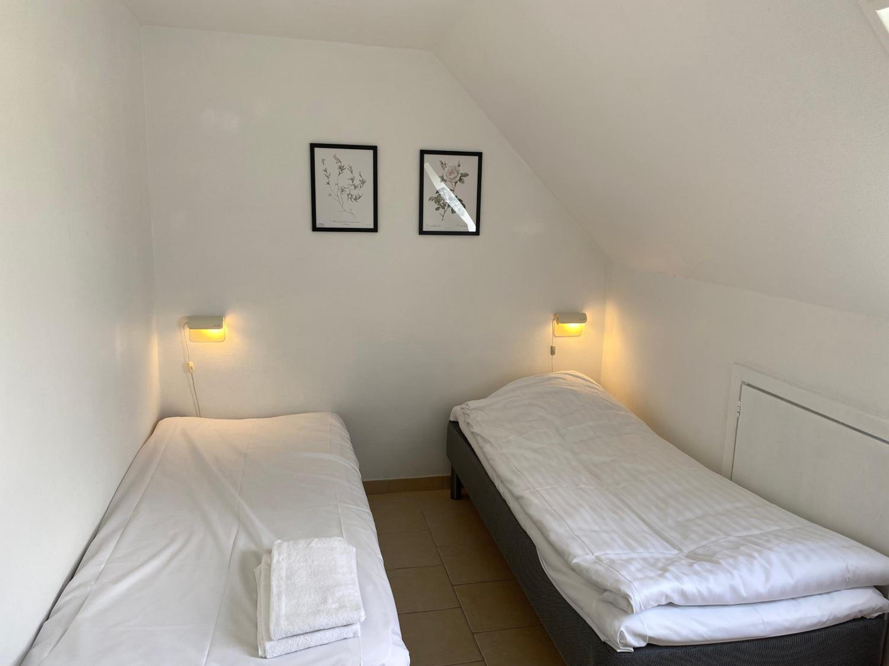 Budget Twin Room photo 3