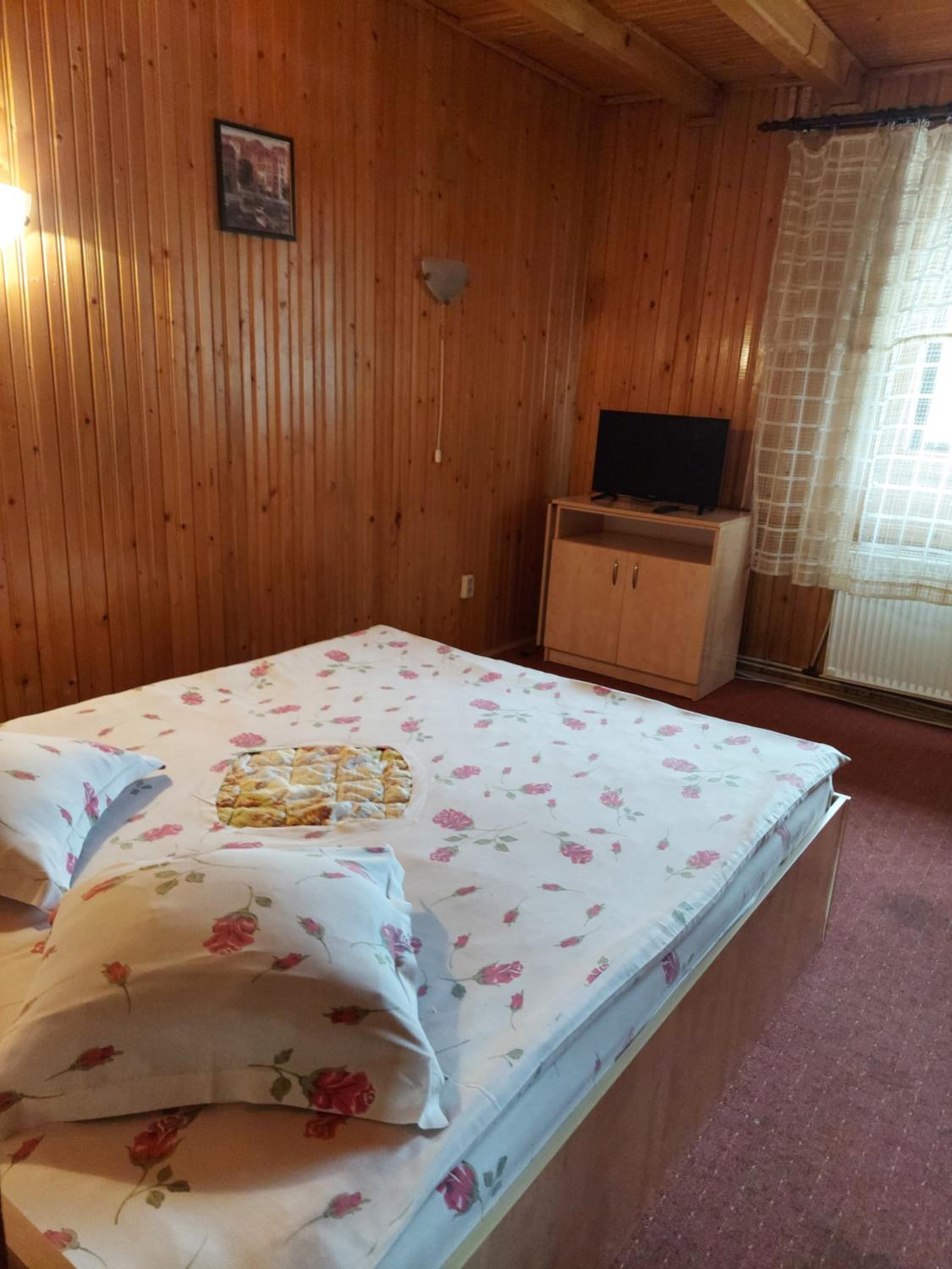 Double Room with Private Bathroom photo 1