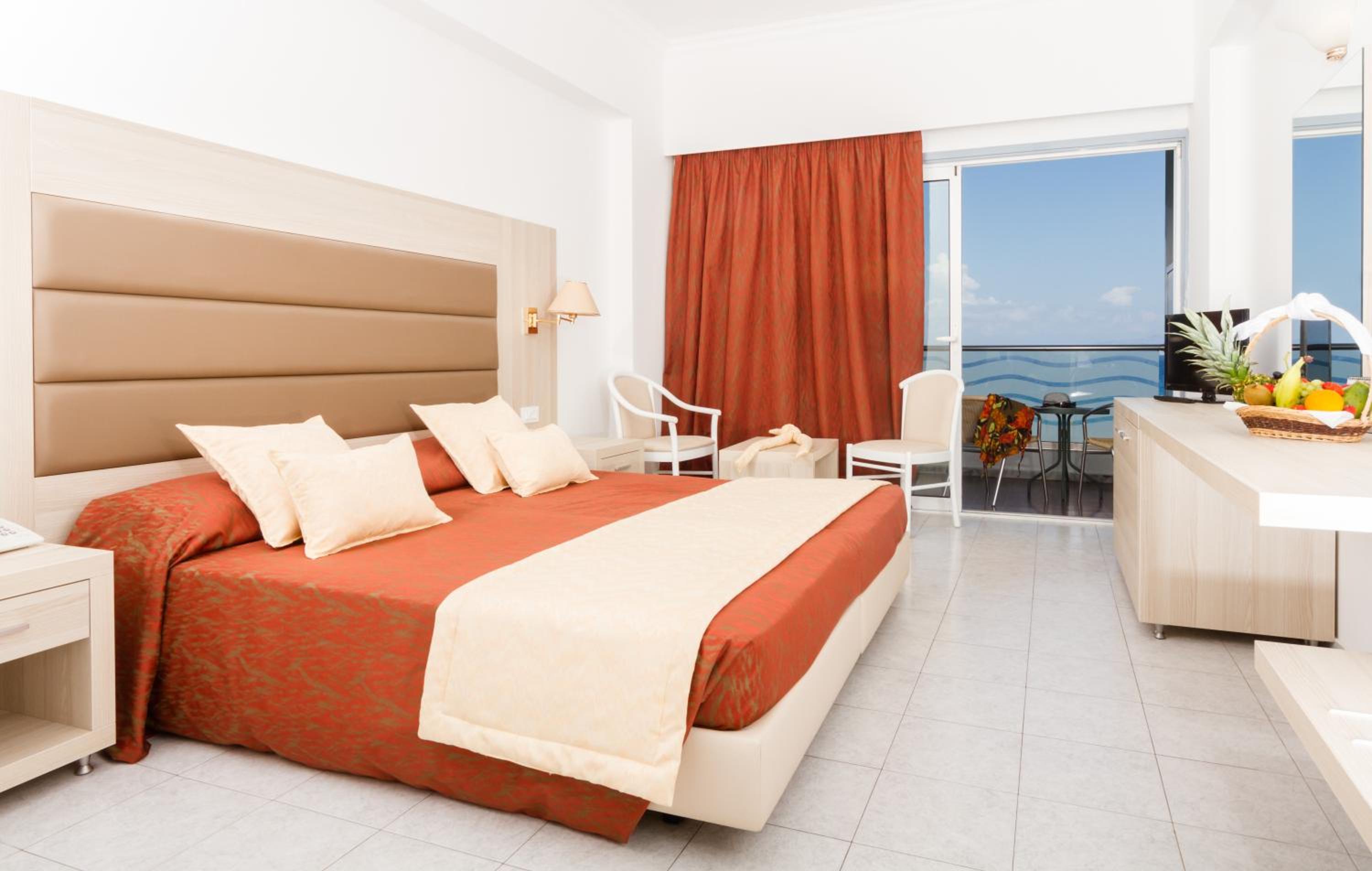 Twin Room with Sea View - Photo 5