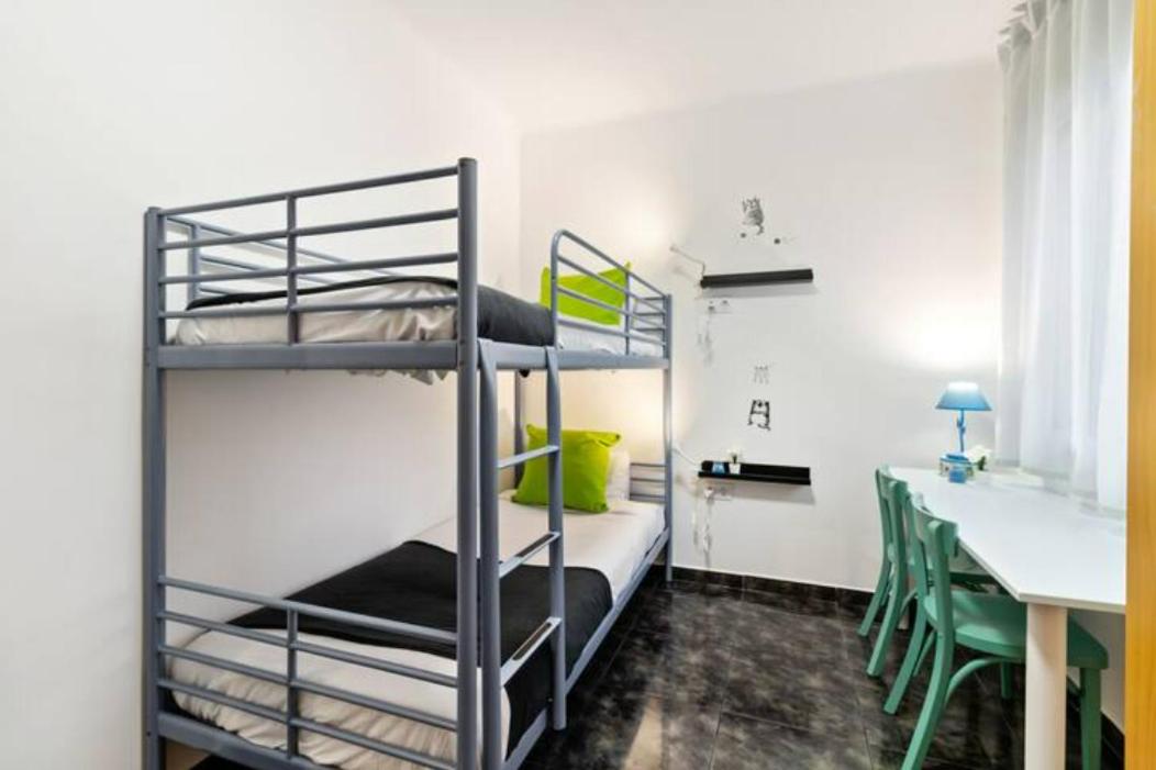 Three-Bedroom Apartment photo 2