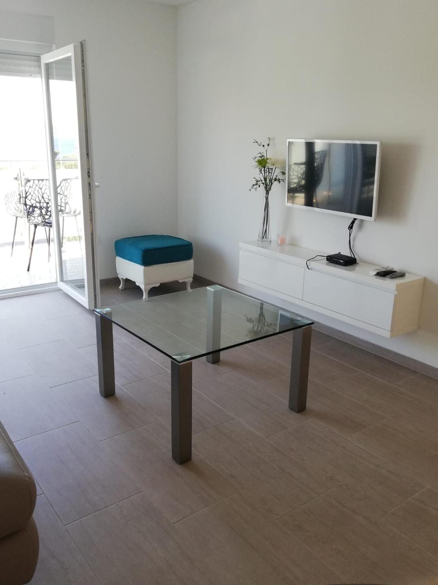 Apartment with Balcony photo 3