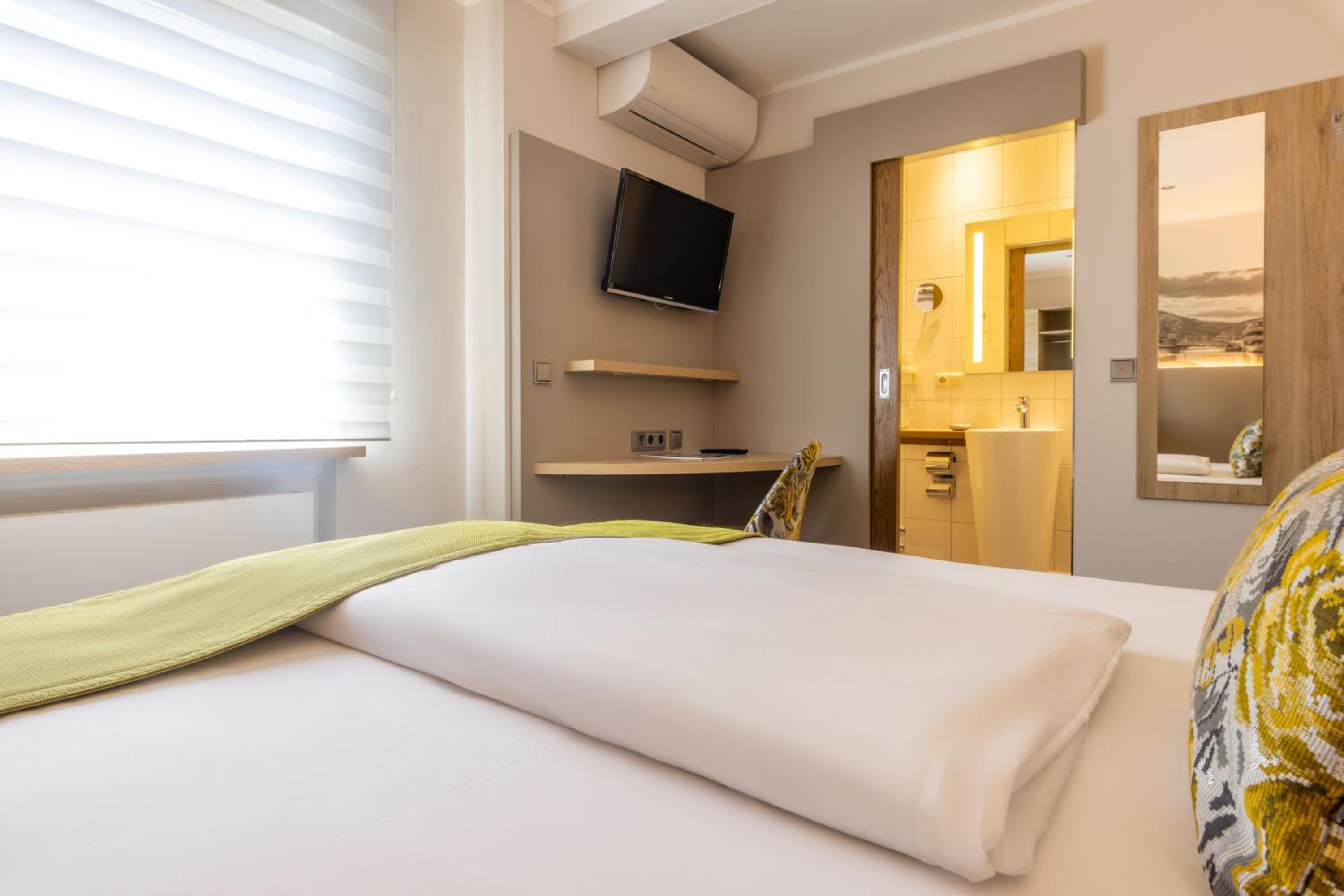 Single Room photo 3