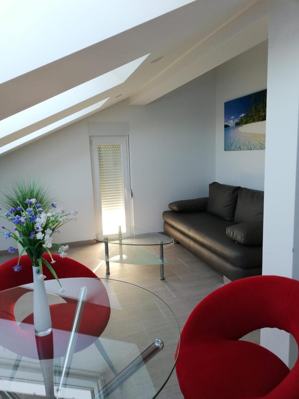Apartment - Photo 2