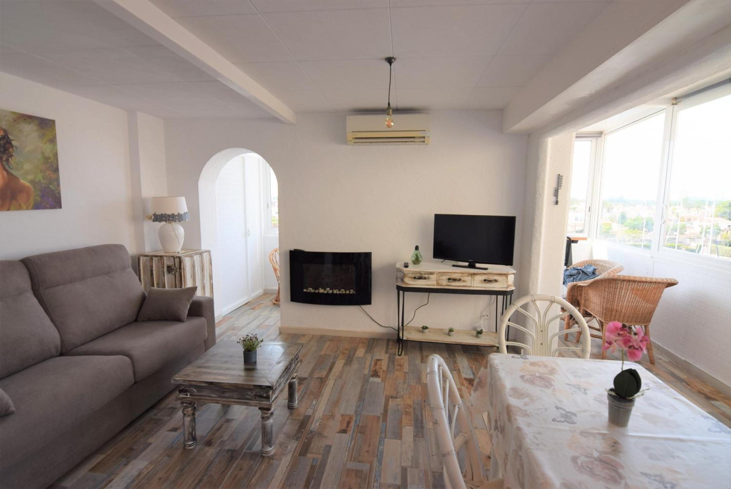 Estudio con sofá cama