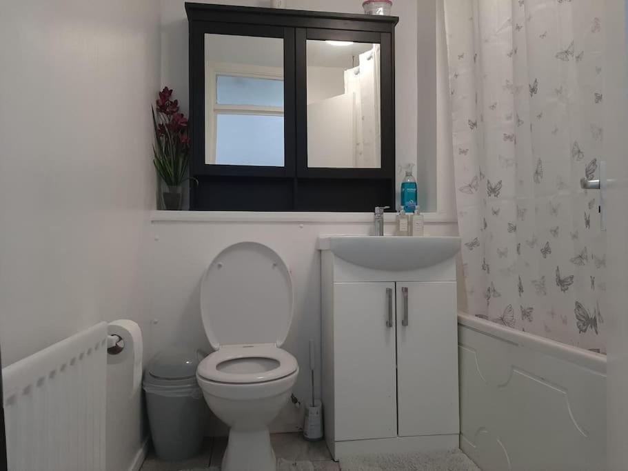 One-Bedroom House - Photo 8