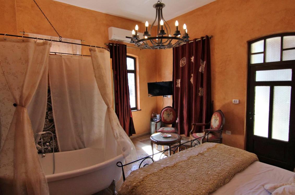 Deluxe Double Room with Balcony photo 1