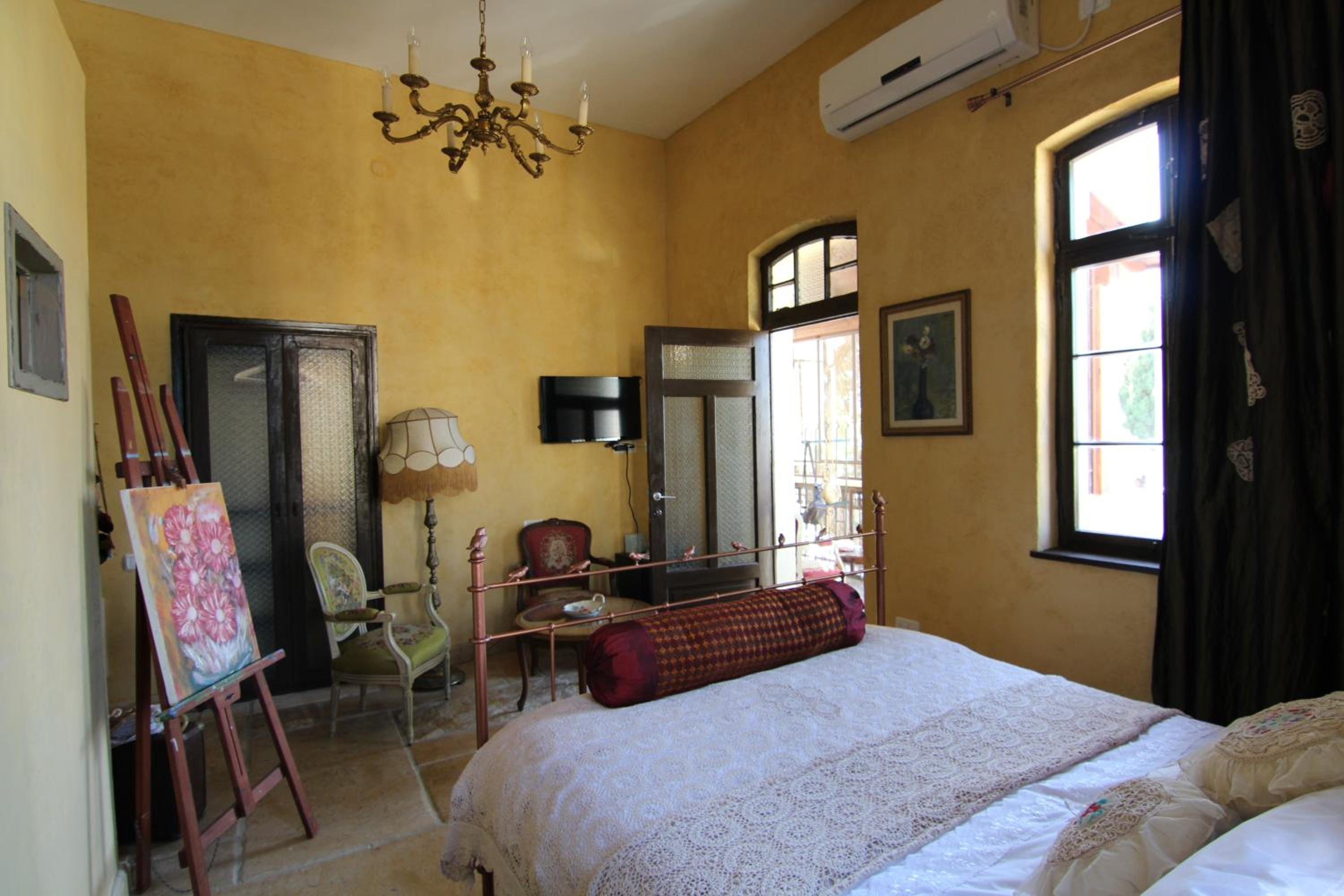Deluxe Double Room with Balcony photo 3