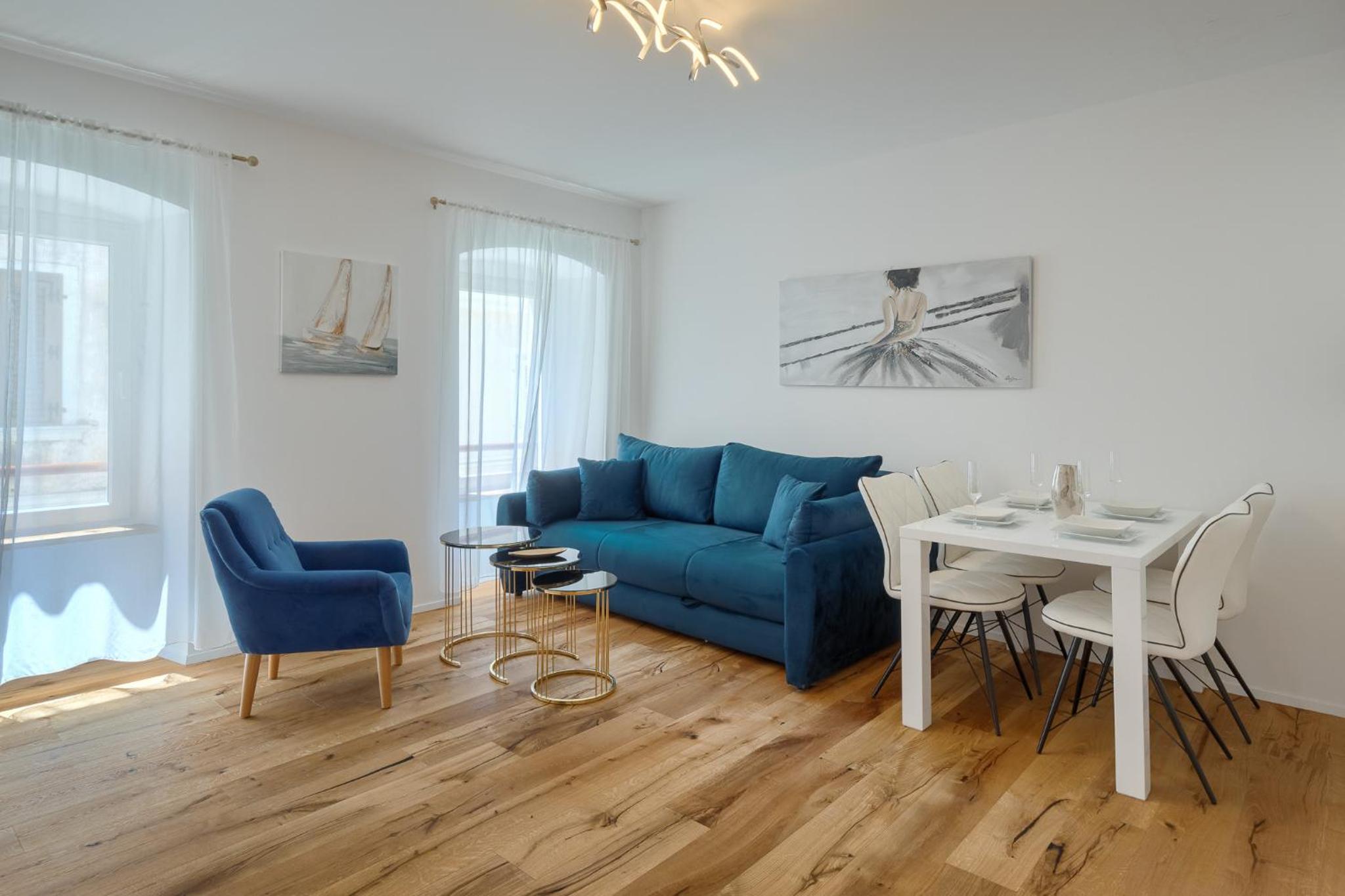 Deluxe Apartment