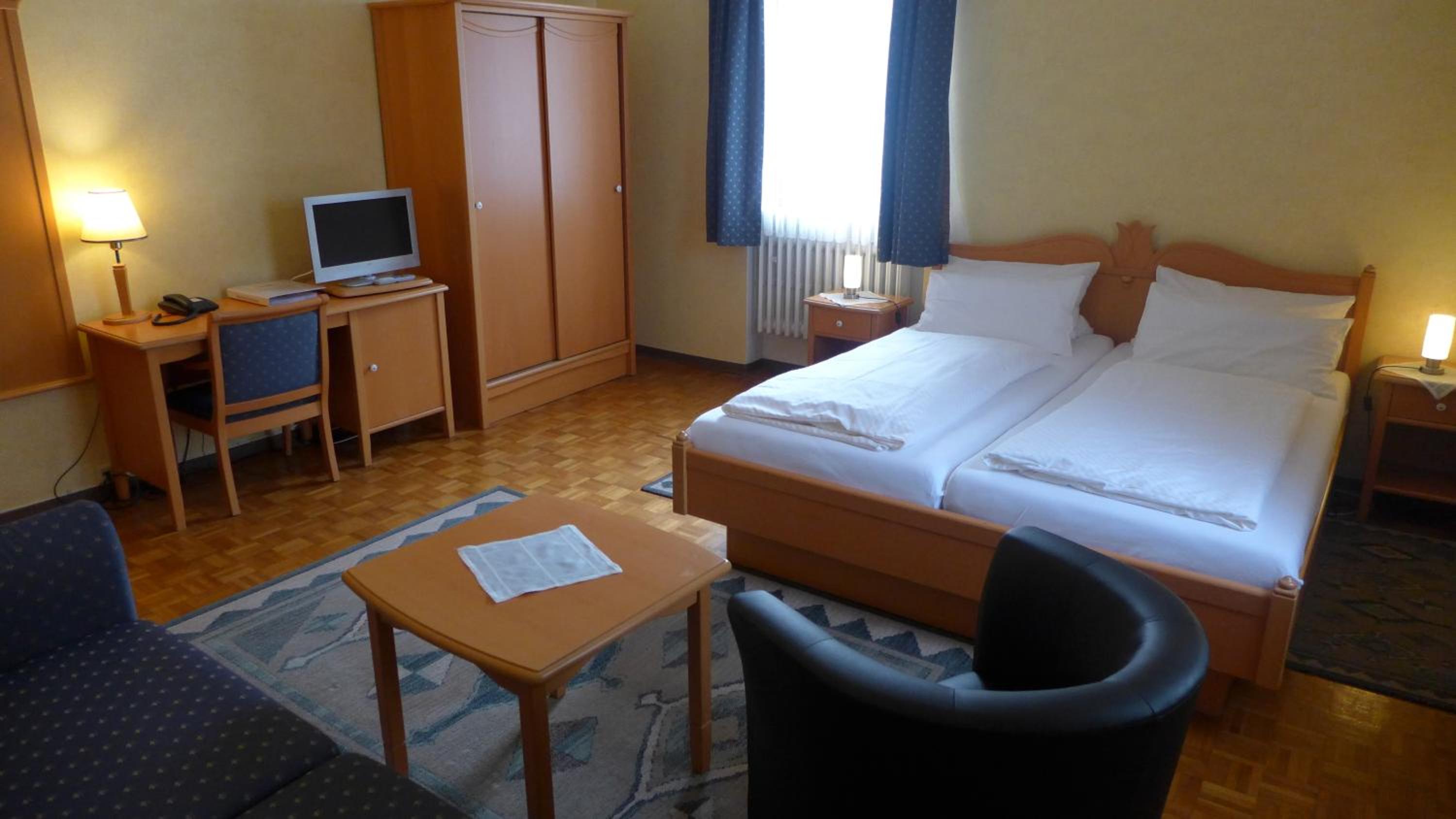 Large Double Room photo 3