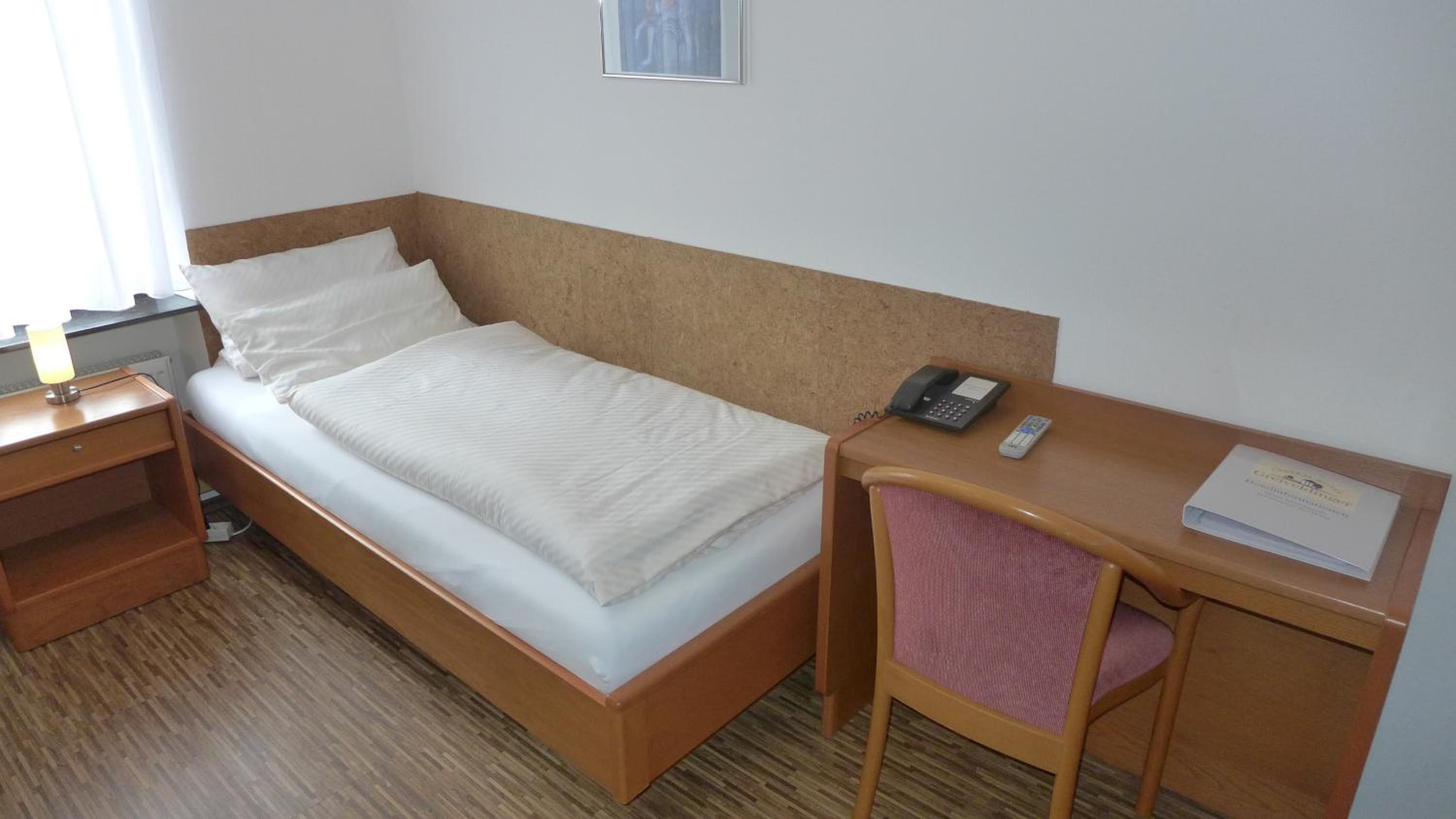 Single Room photo 3