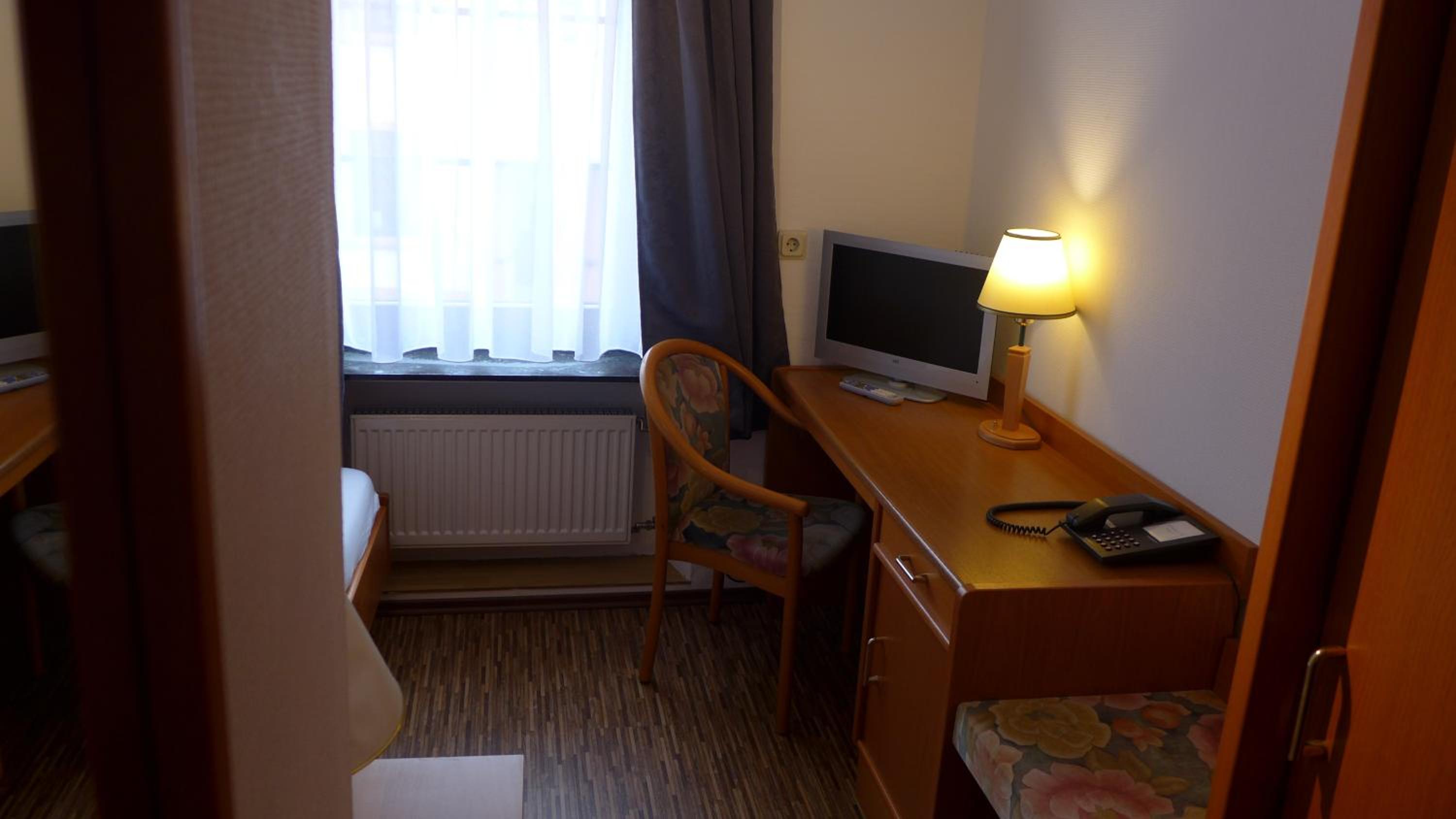 Single Room photo 2